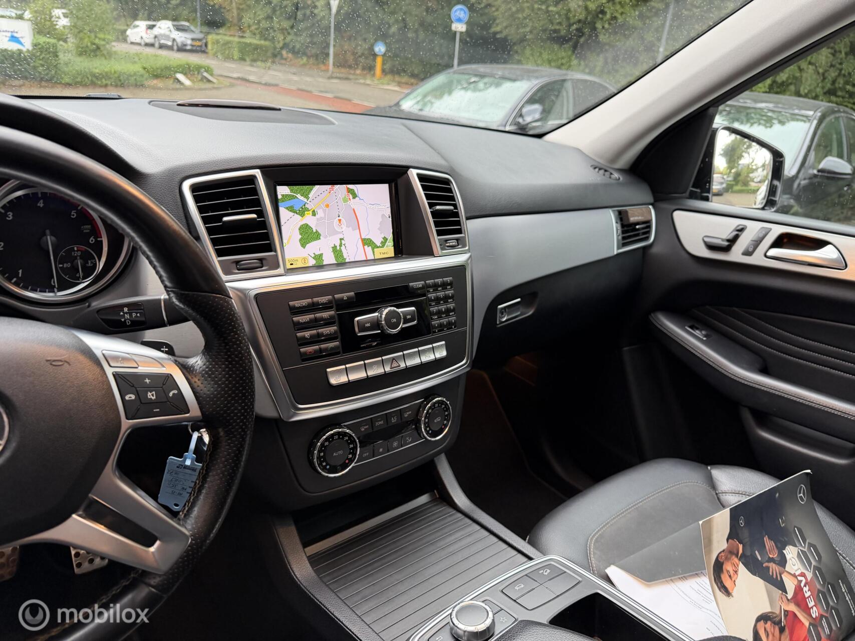 Foto van Mercedes-Benz ML 350