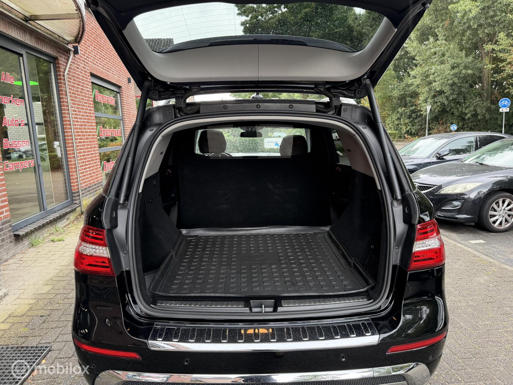 Foto van Mercedes-Benz ML 350