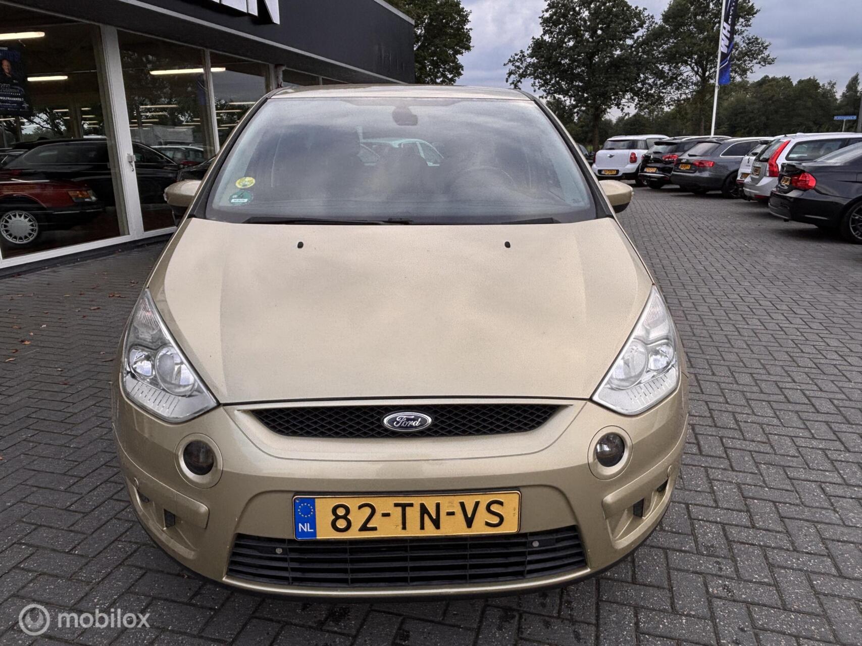 Foto van Ford S-max