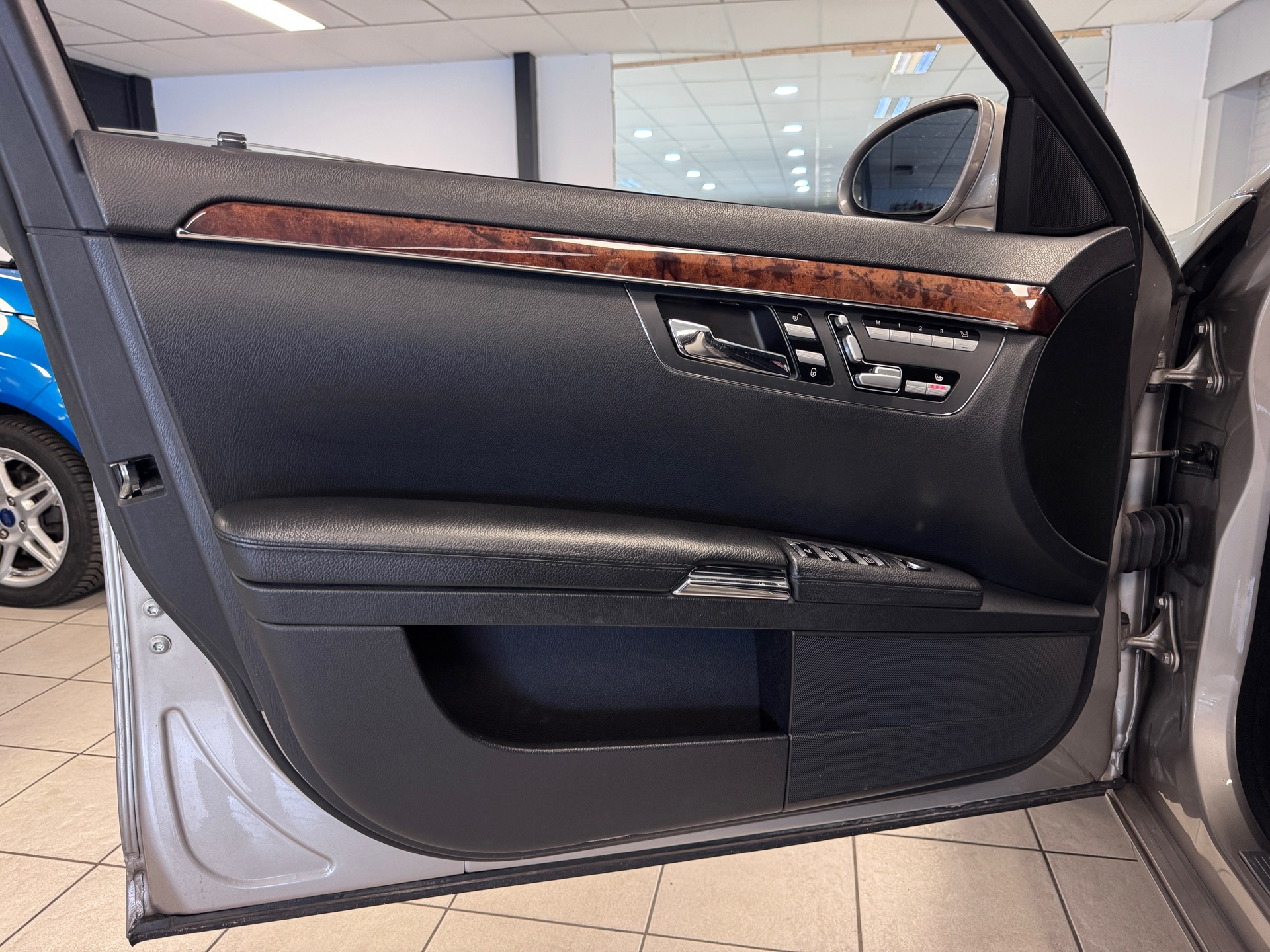 Foto van Mercedes-Benz S 500