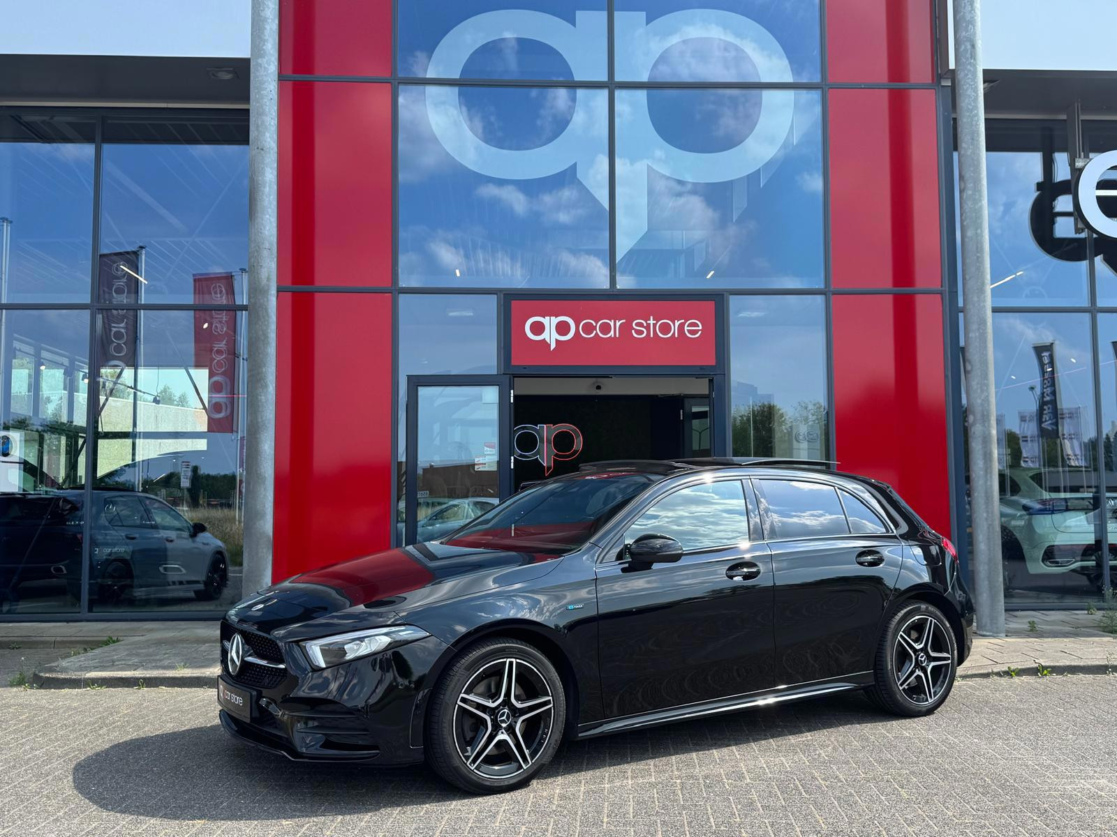 Mercedes-Benz A 250 E 250 e AMG | Panorama | Ambient Lighting | Carplay | Camera | BTW | 2020 - voorkant
