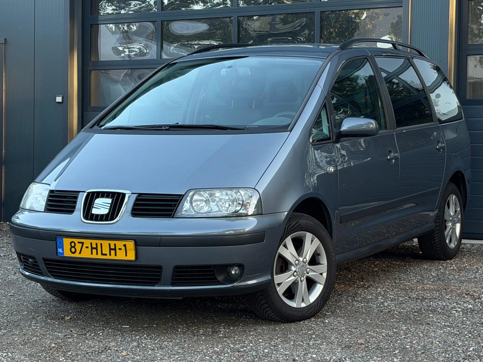 Seat Alhambra 2.0 Dynamic Style NAP CRUISE DIGITALE CLIMA 7 PERSOONS / 7 PERSONEN 2009 - voorkant