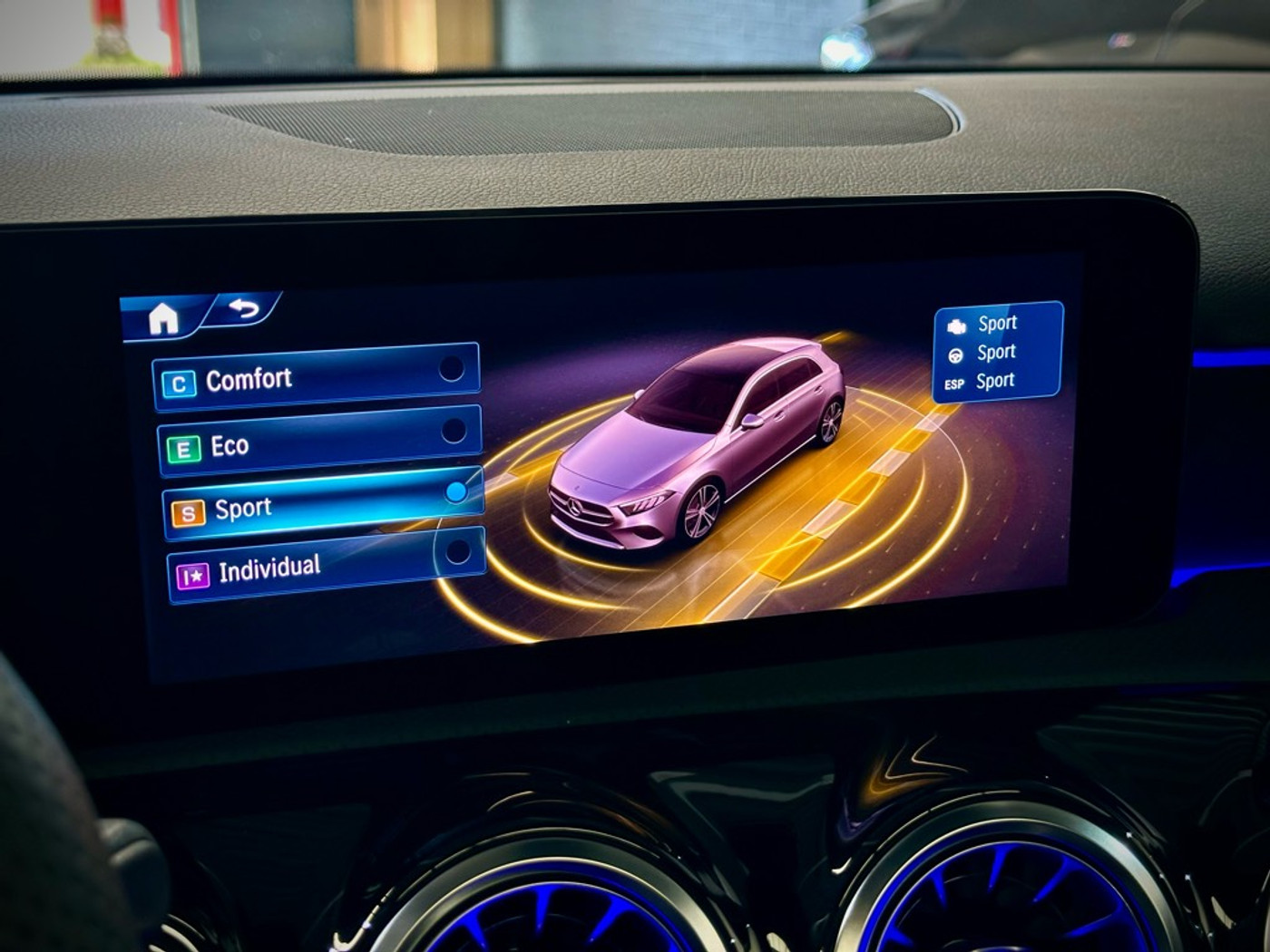 Foto van Mercedes-Benz A 200