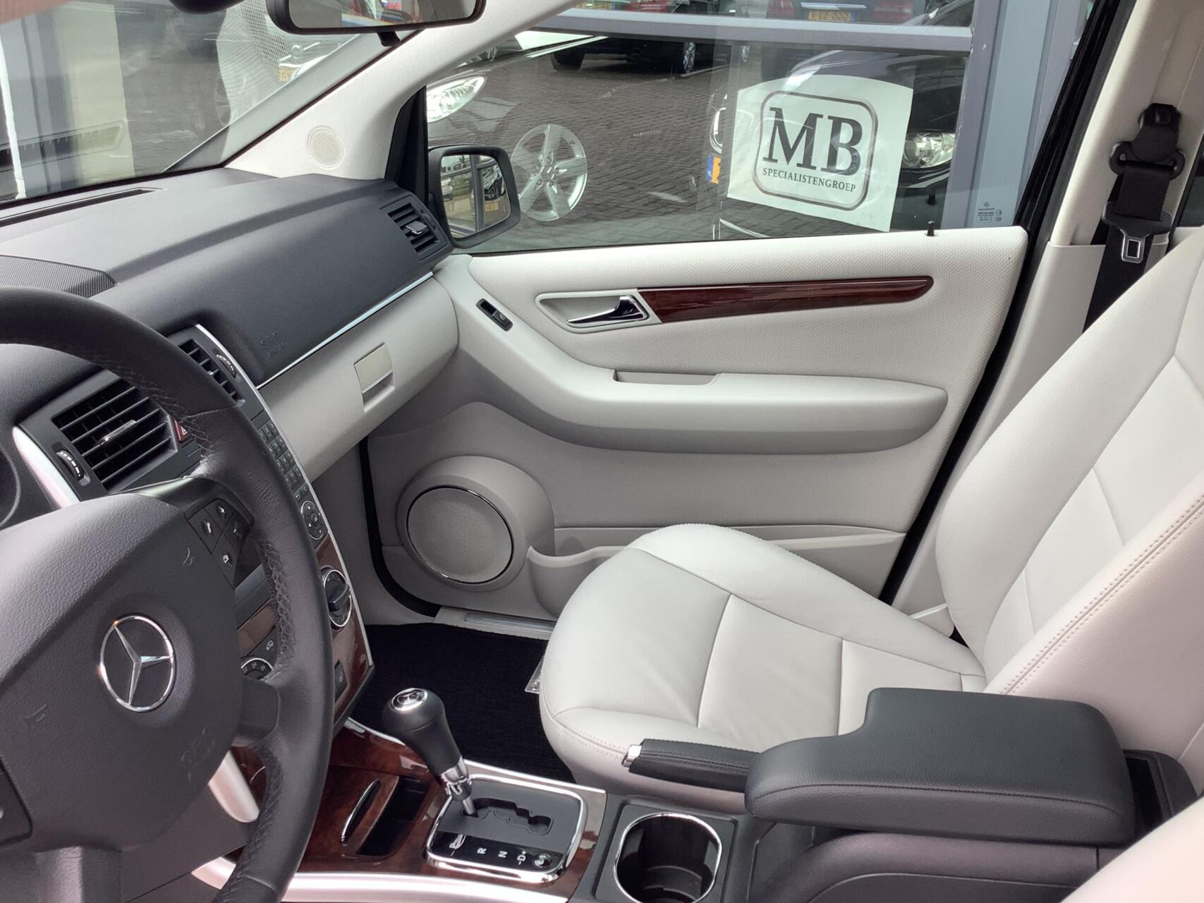 Foto van Mercedes-Benz B 180