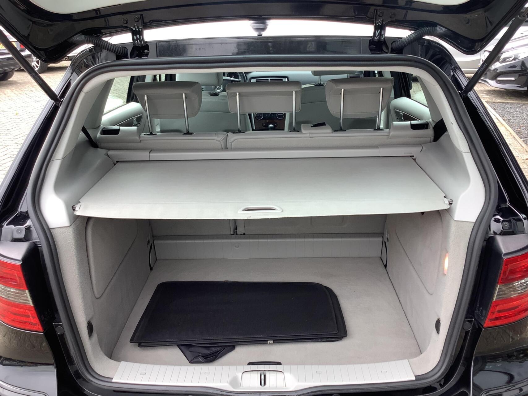 Foto van Mercedes-Benz B 180