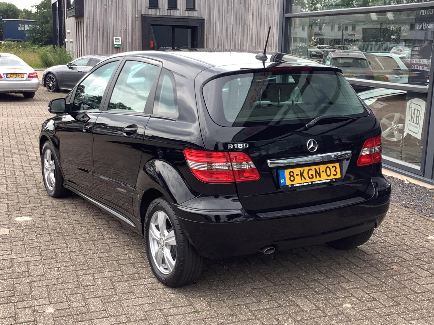 Foto van Mercedes-Benz B 180