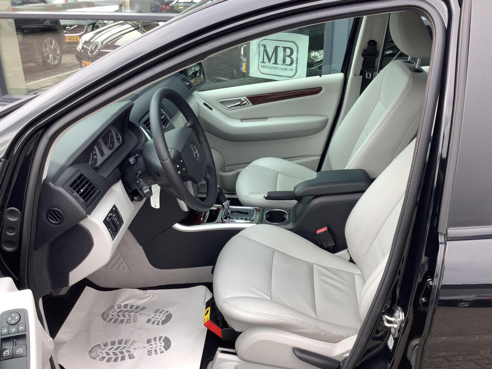 Foto van Mercedes-Benz B 180