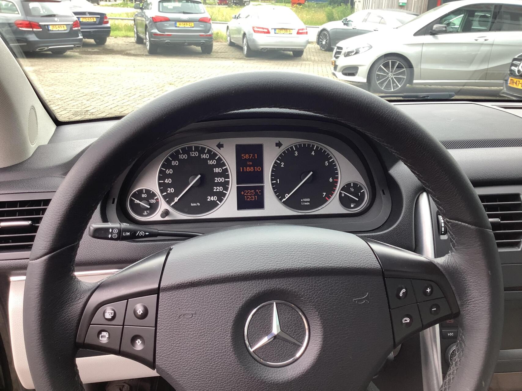 Foto van Mercedes-Benz B 180