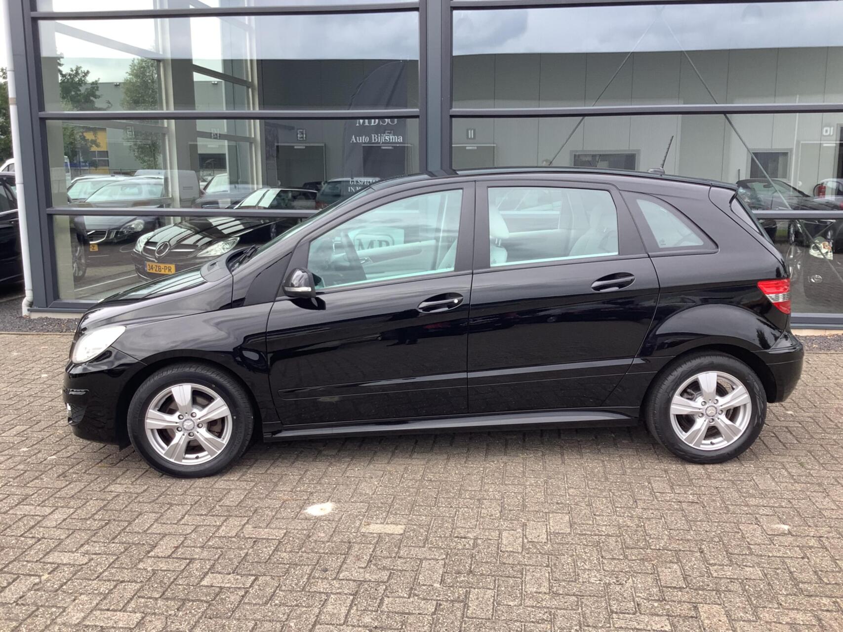 Foto van Mercedes-Benz B 180