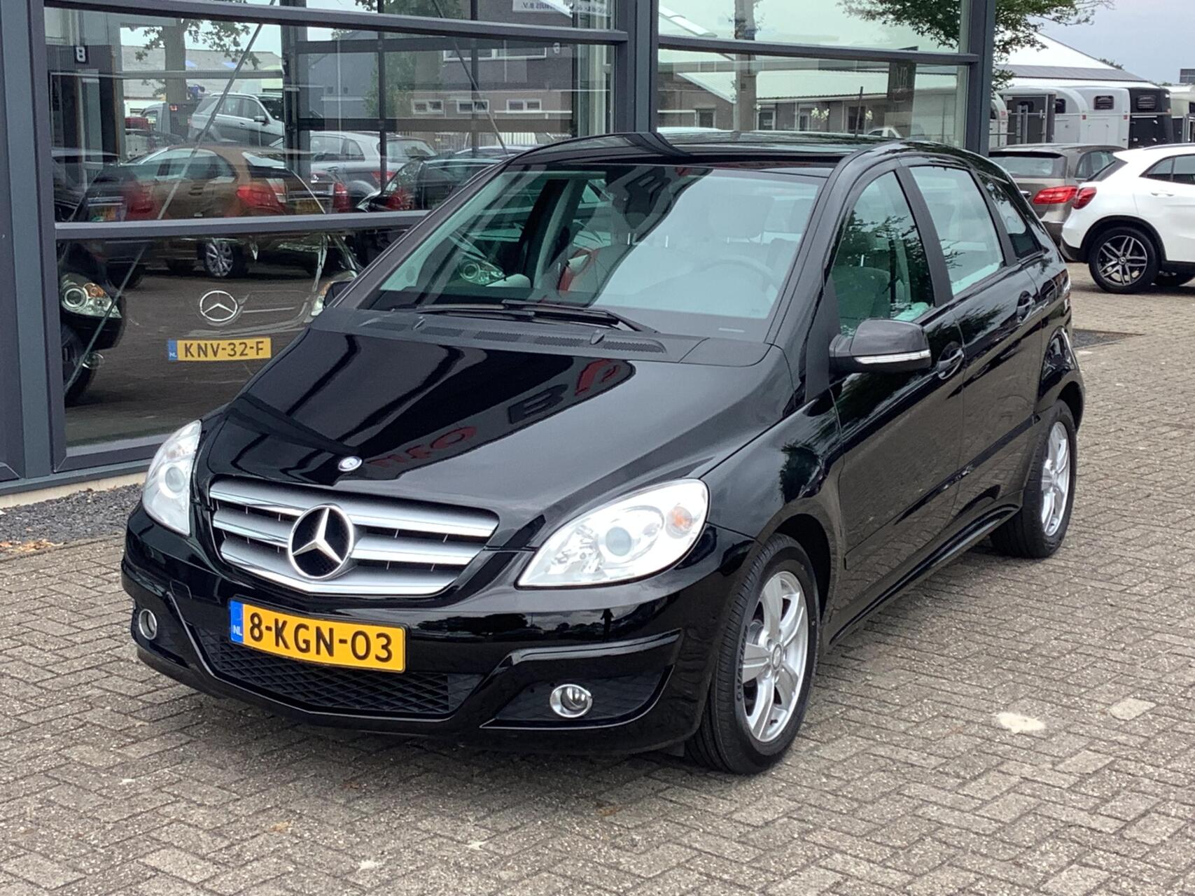 Foto van Mercedes-Benz B 180