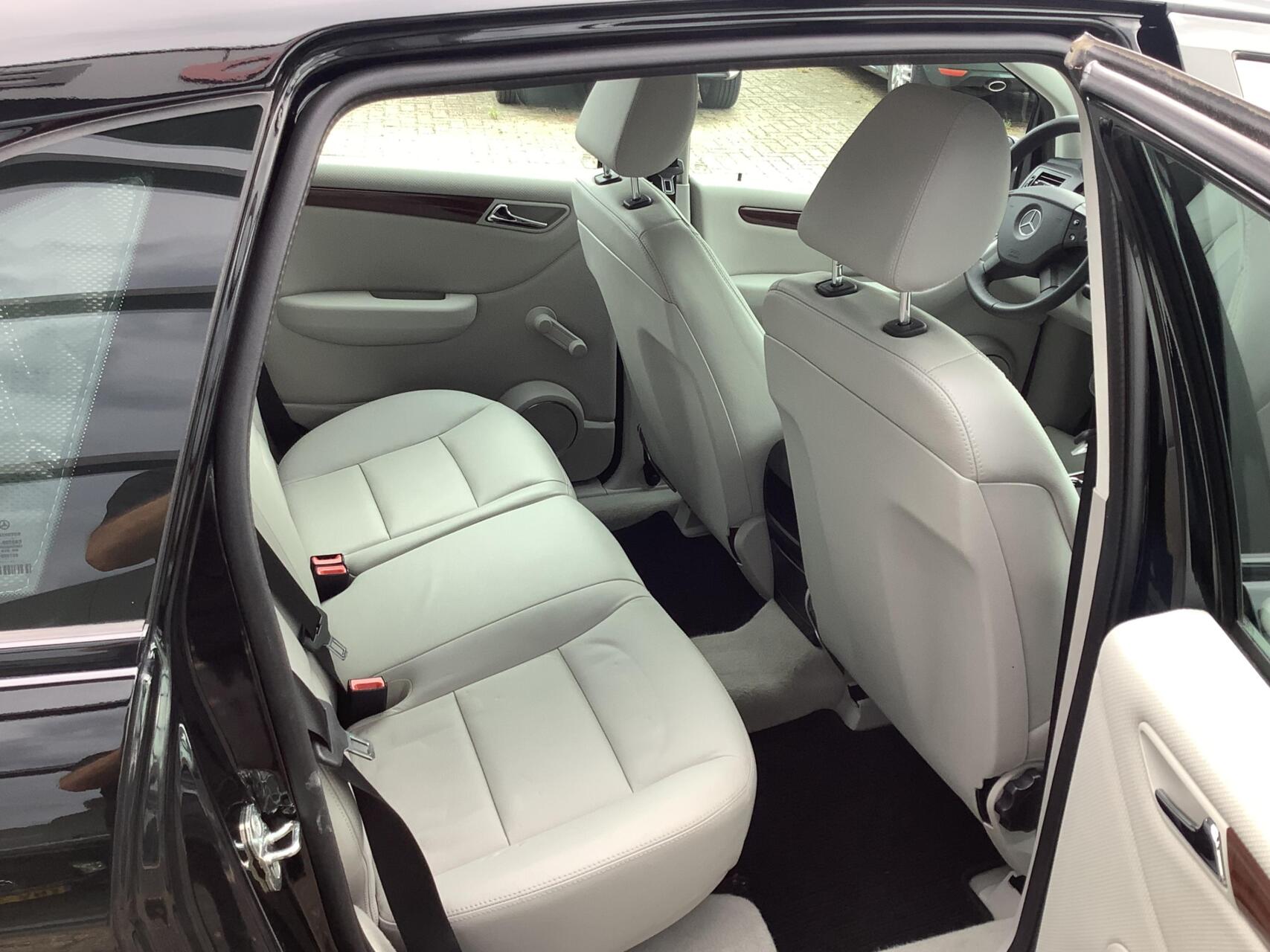 Foto van Mercedes-Benz B 180