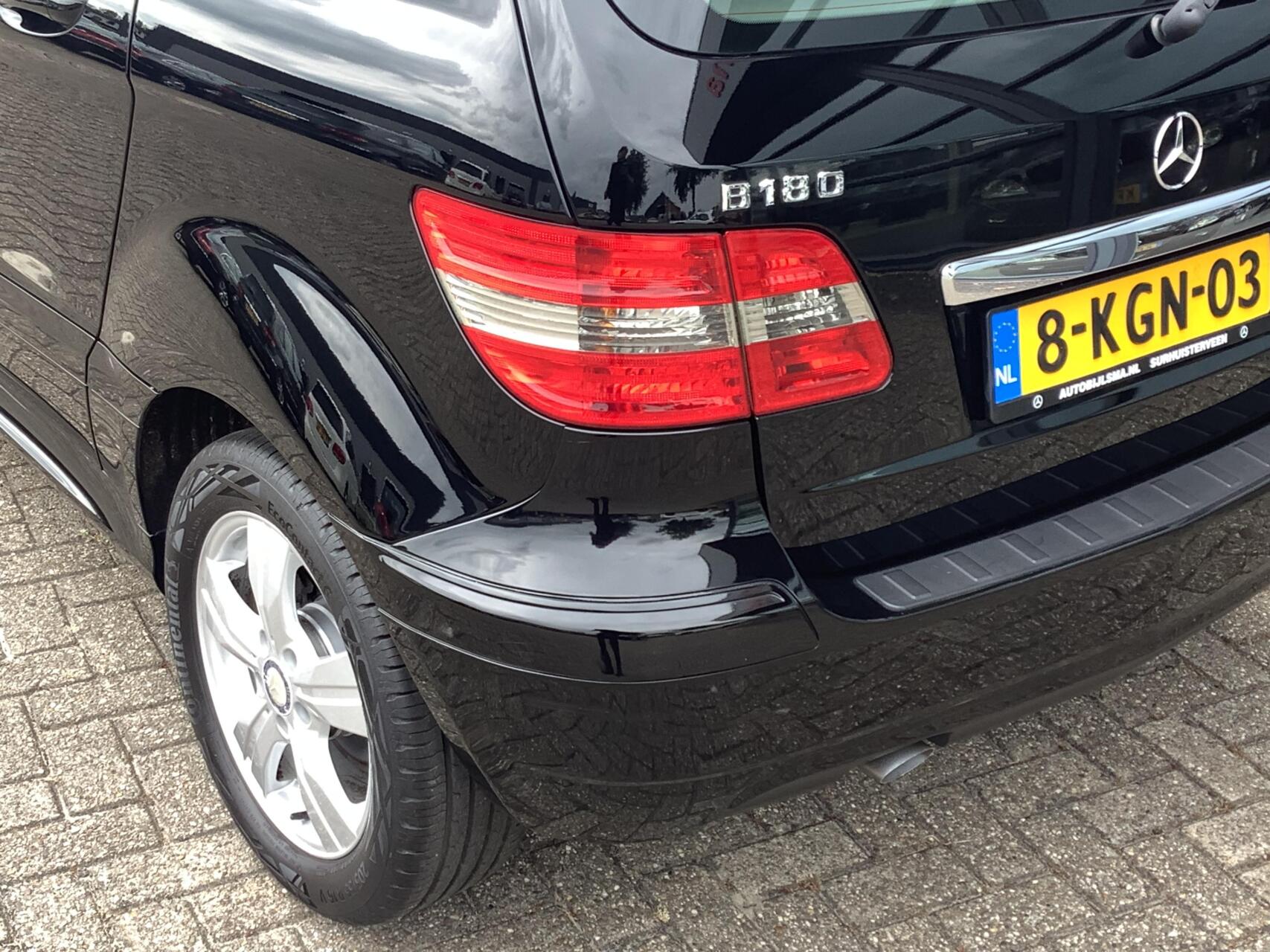 Foto van Mercedes-Benz B 180