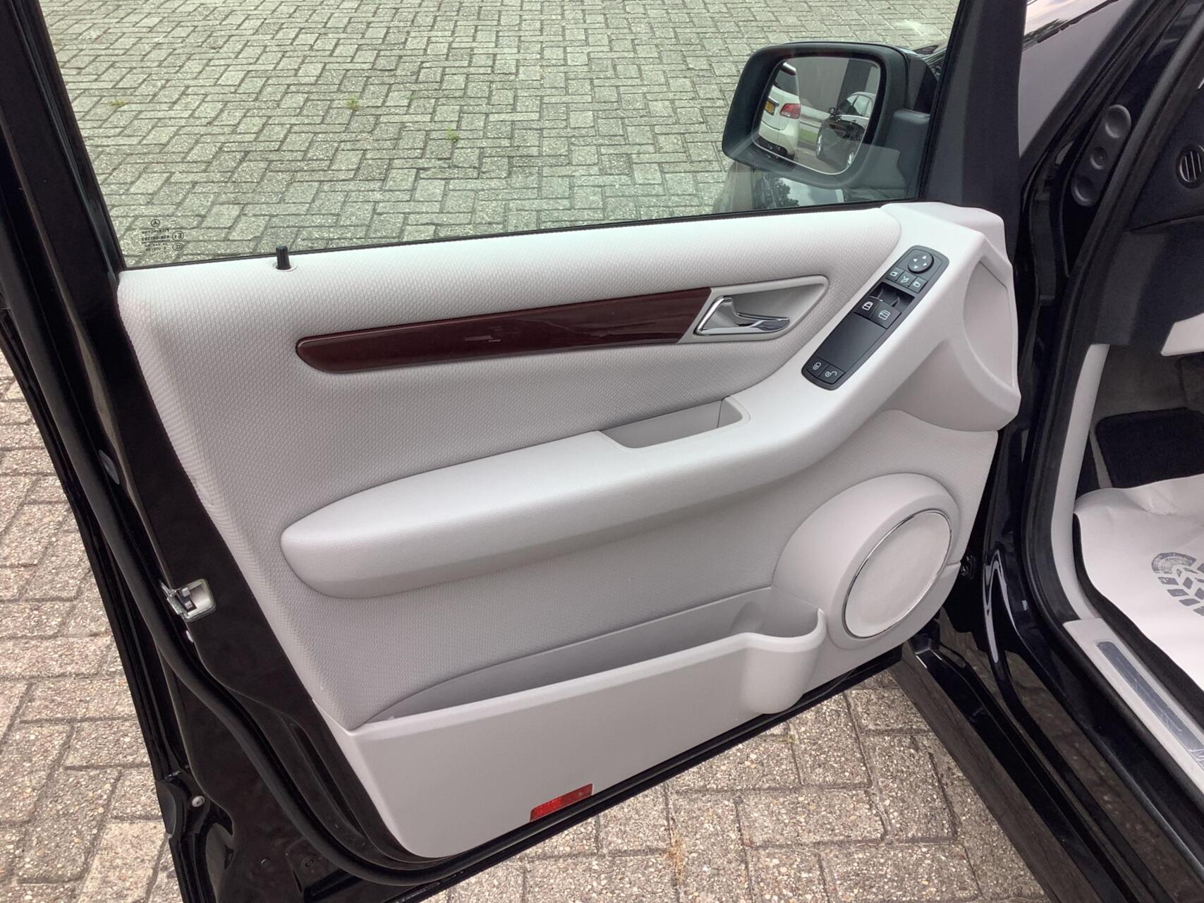 Foto van Mercedes-Benz B 180