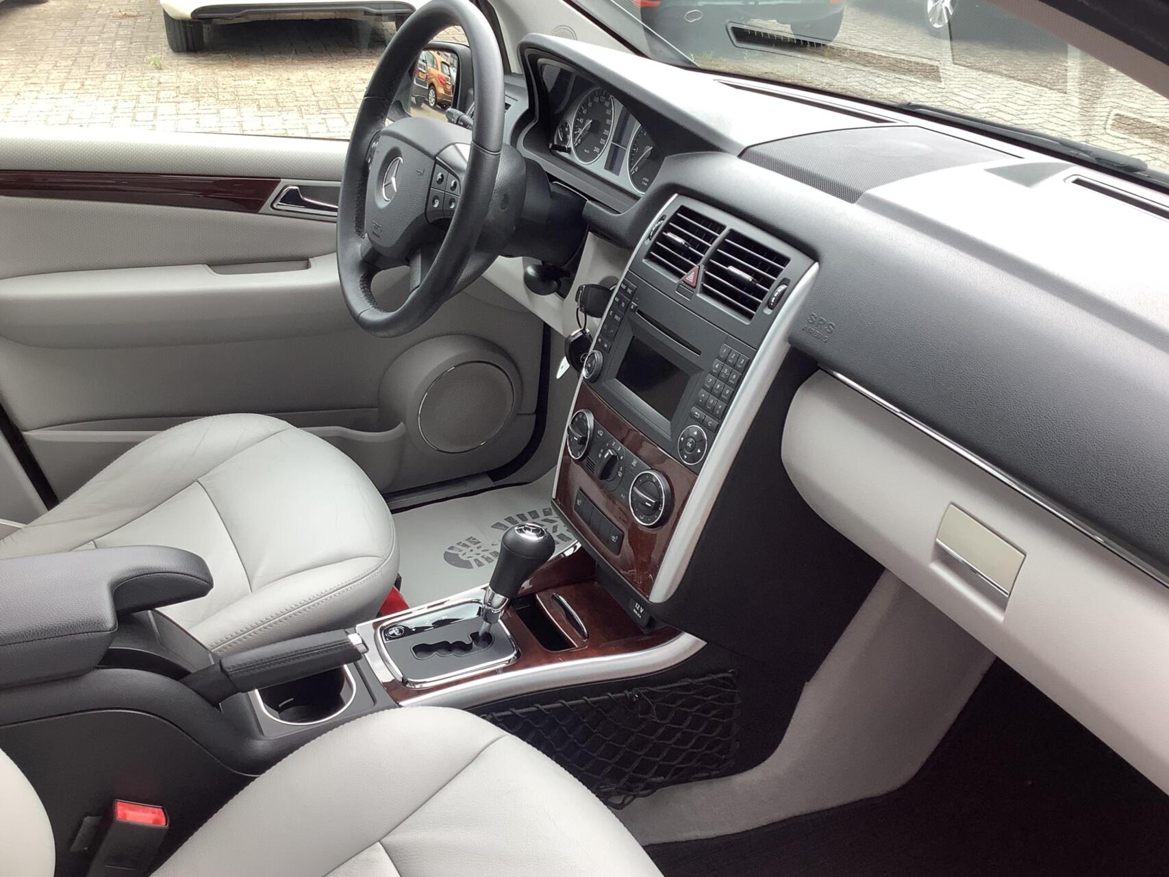 Foto van Mercedes-Benz B 180