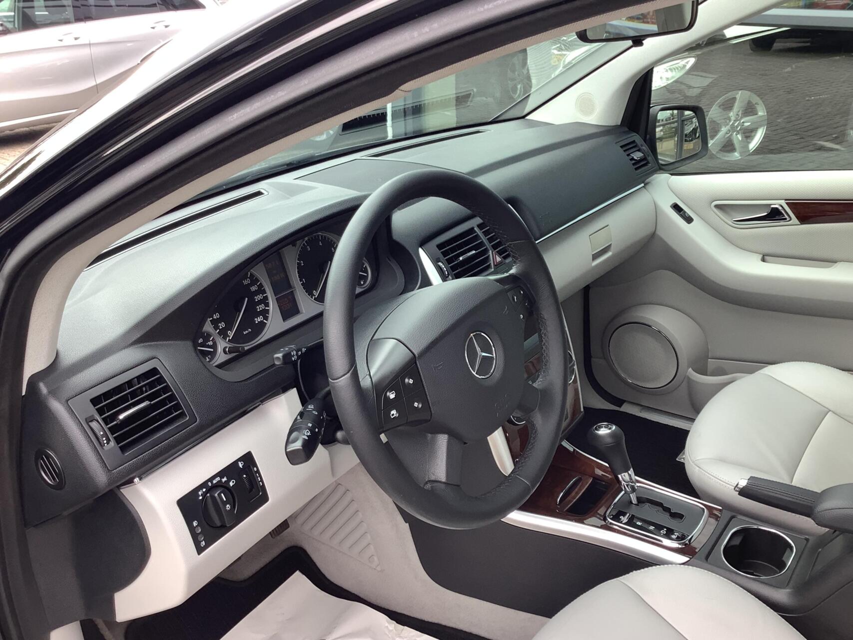 Foto van Mercedes-Benz B 180