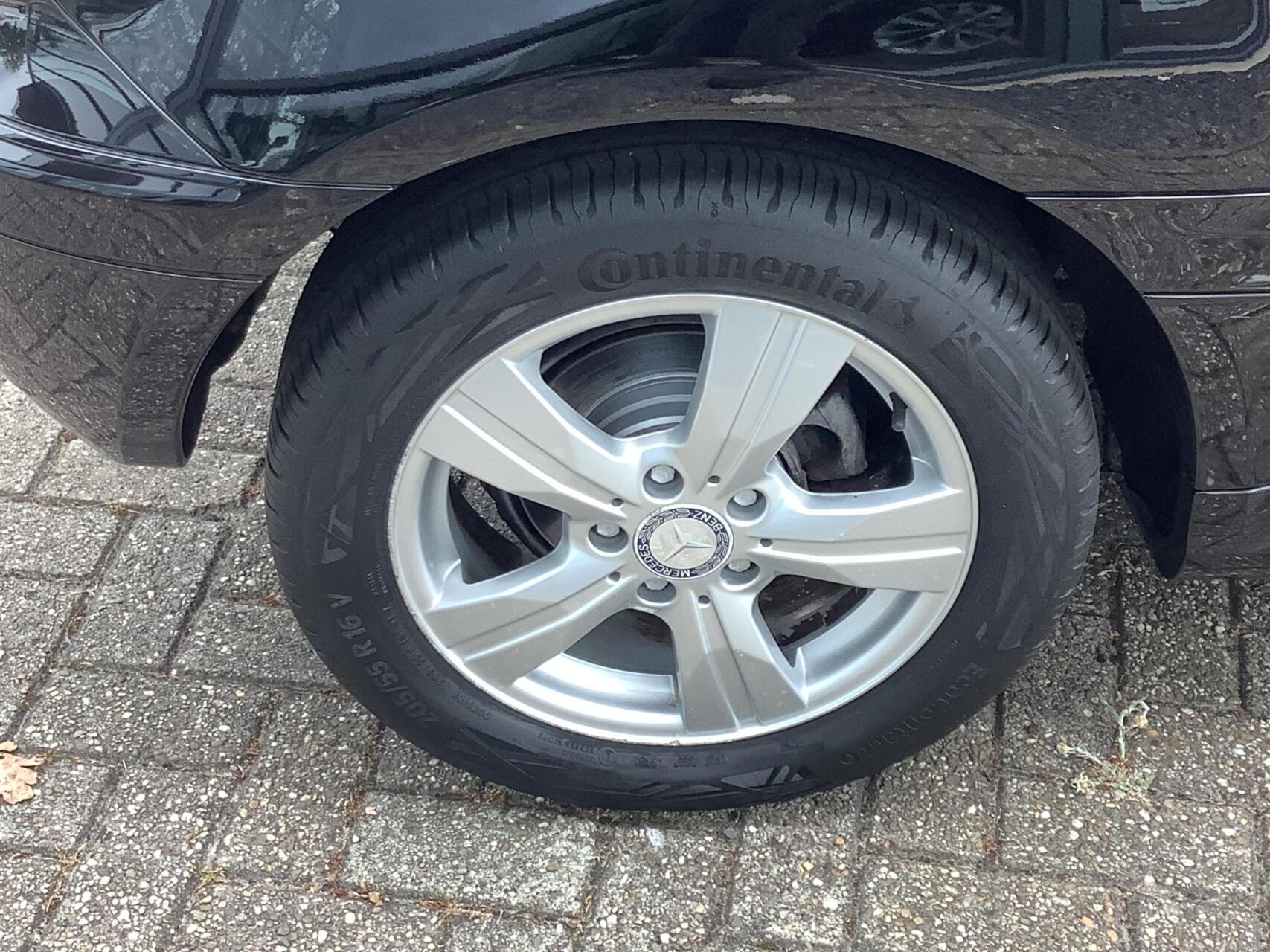 Foto van Mercedes-Benz B 180