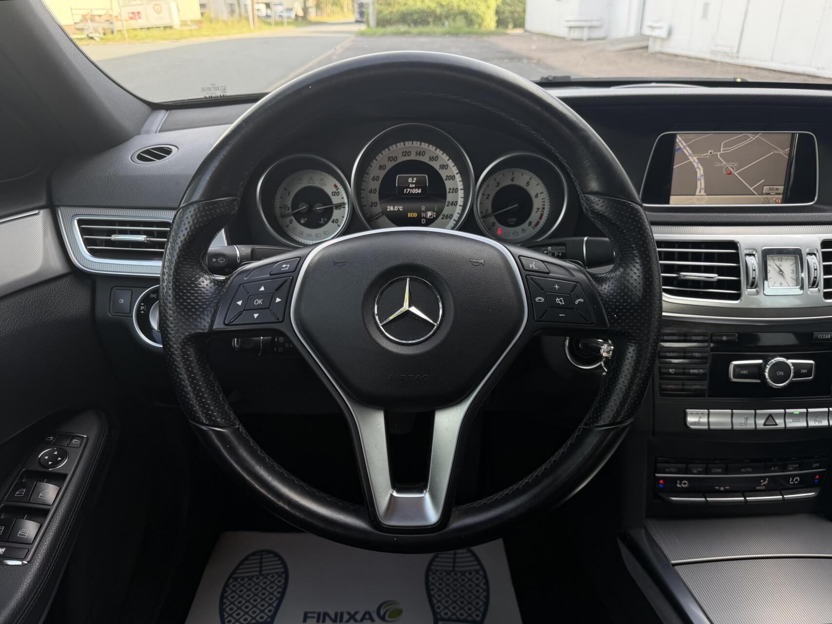 Foto van Mercedes-Benz E 200