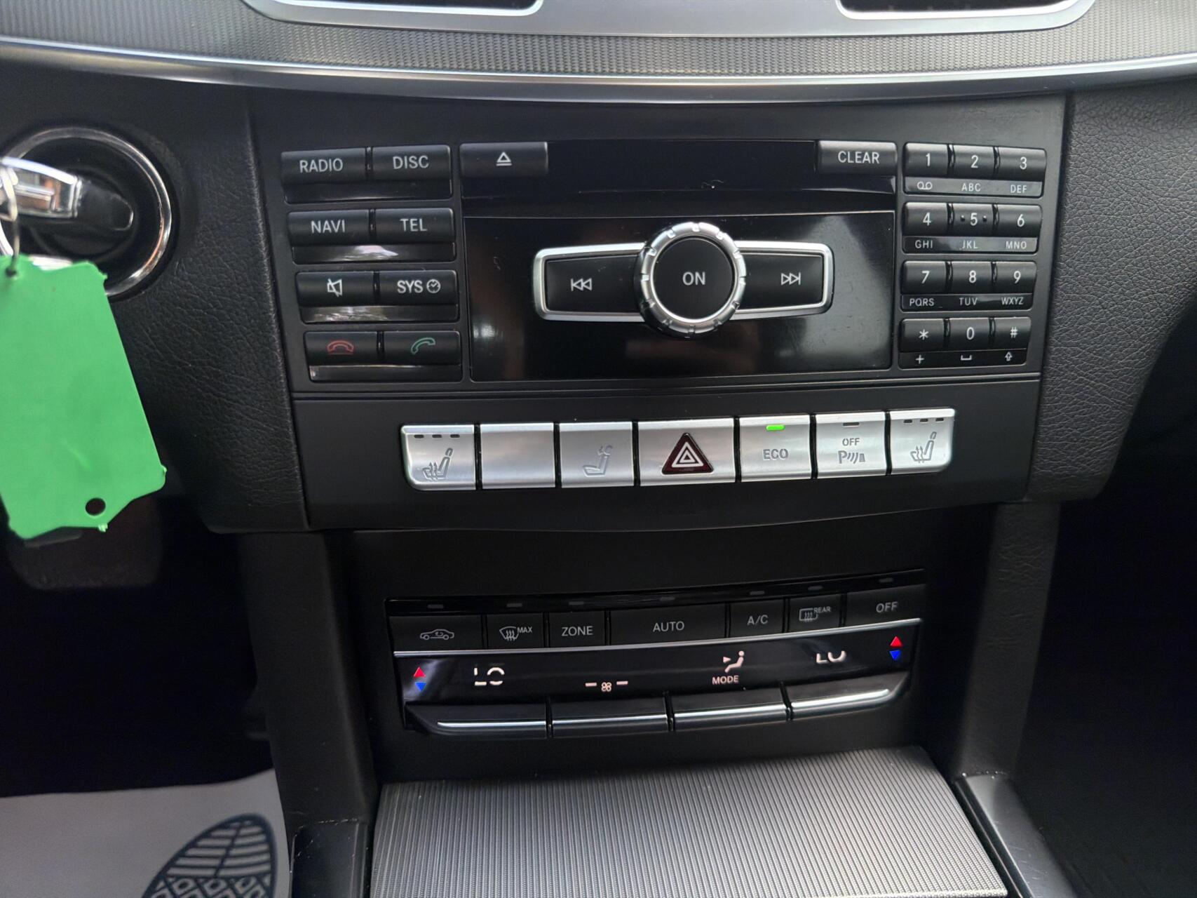Foto van Mercedes-Benz E 200