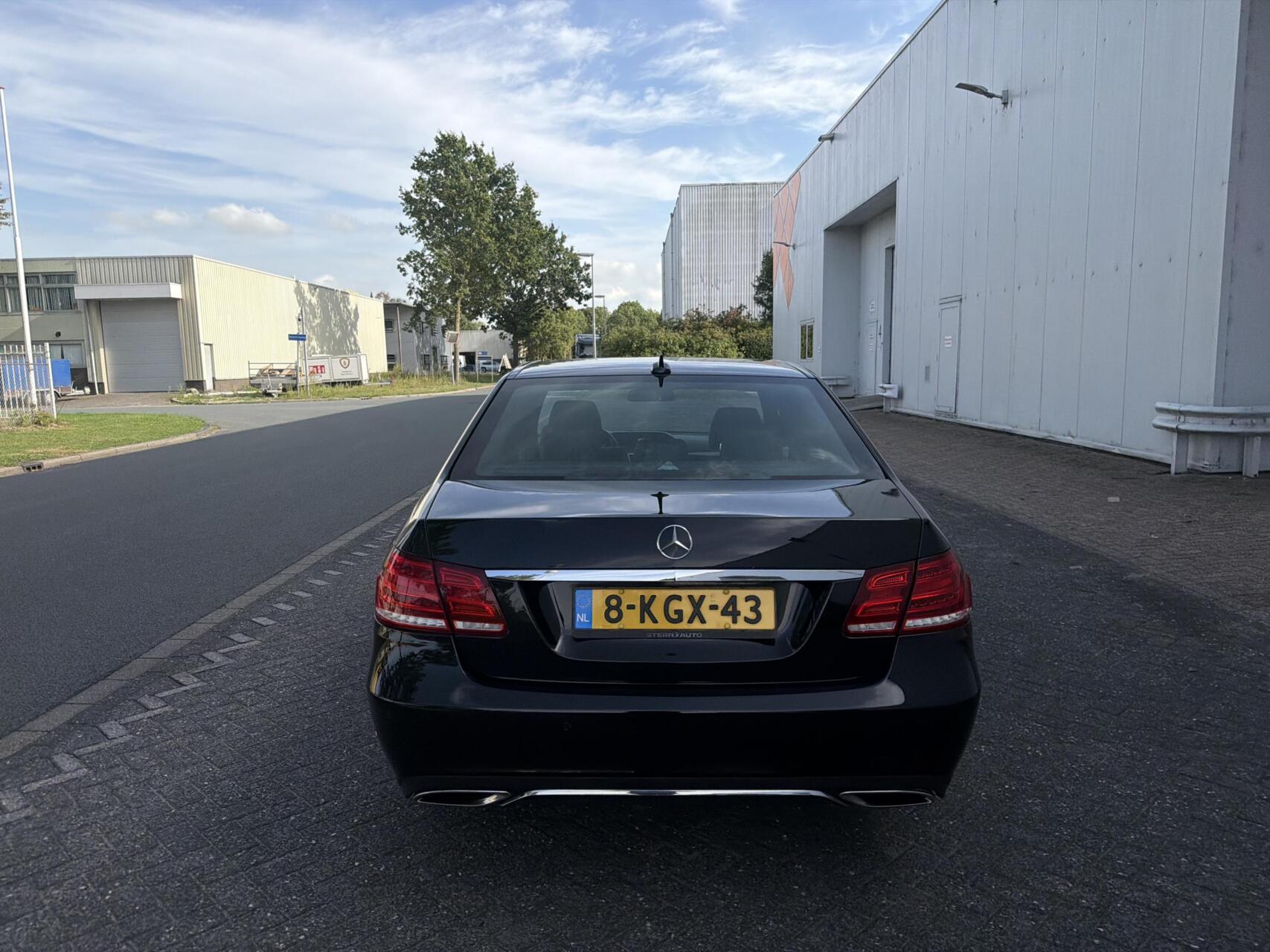 Foto van Mercedes-Benz E 200
