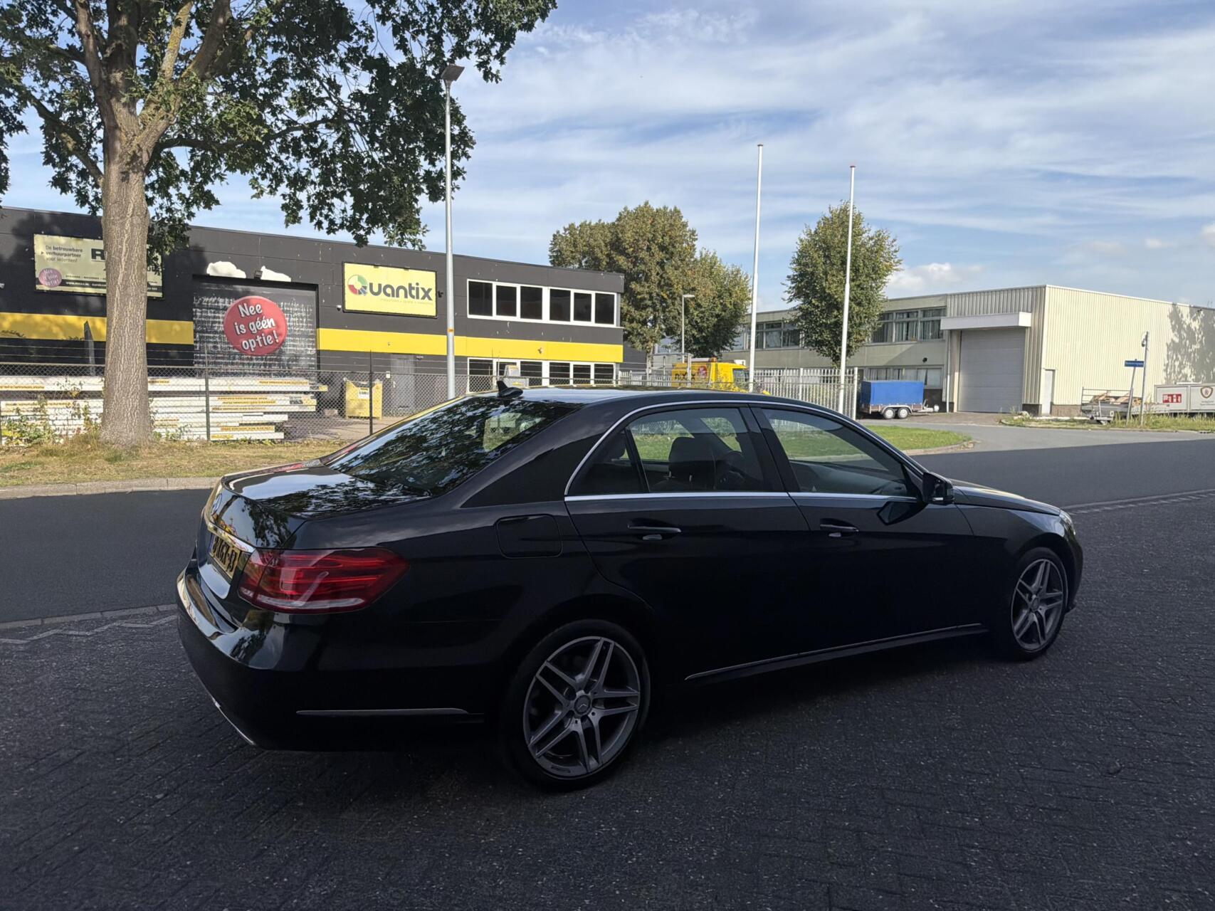 Foto van Mercedes-Benz E 200