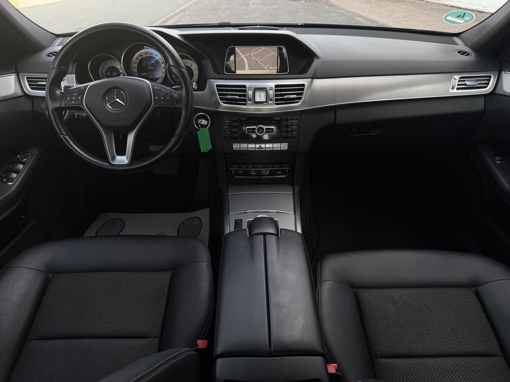 Foto van Mercedes-Benz E 200