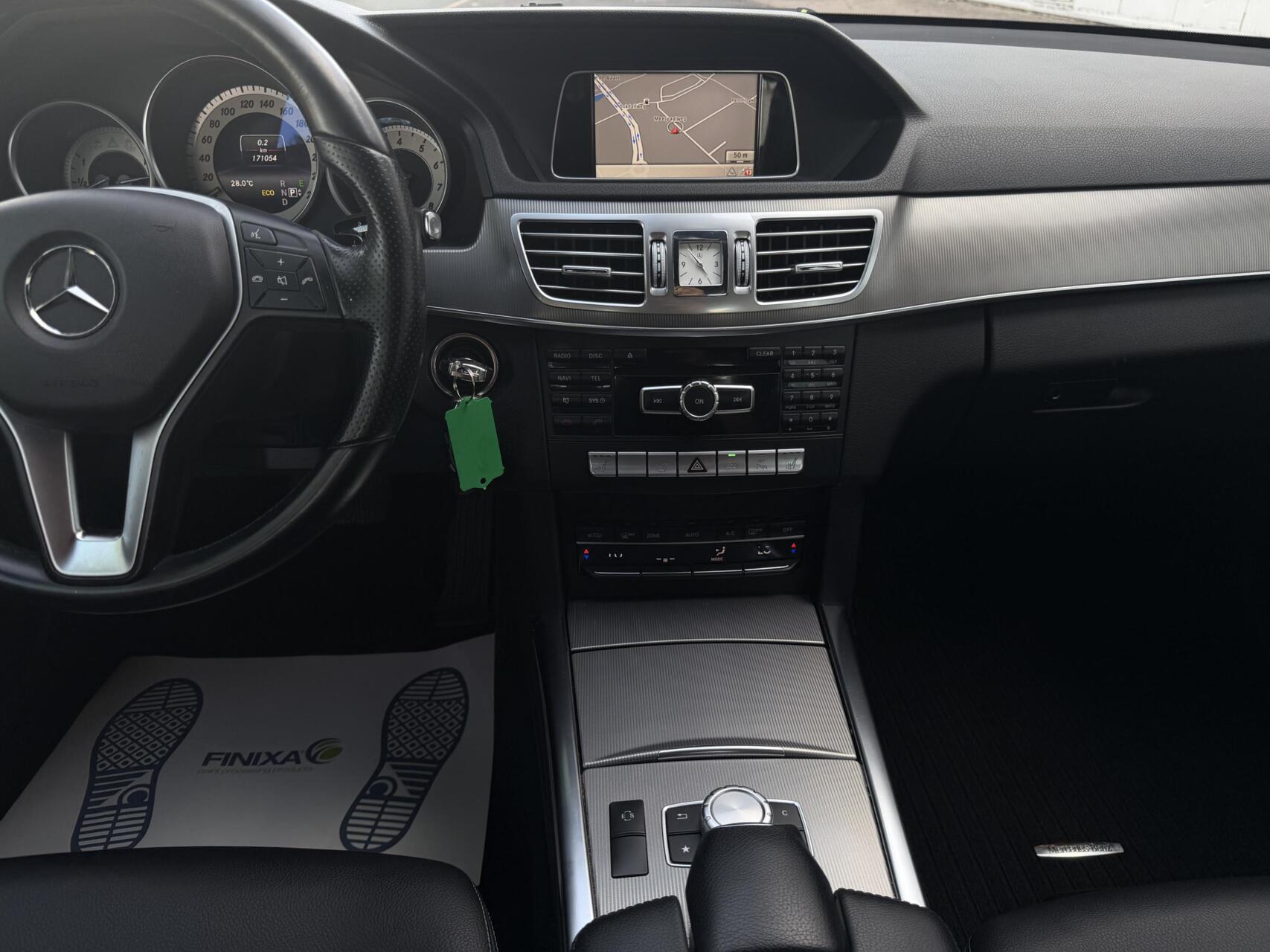 Foto van Mercedes-Benz E 200
