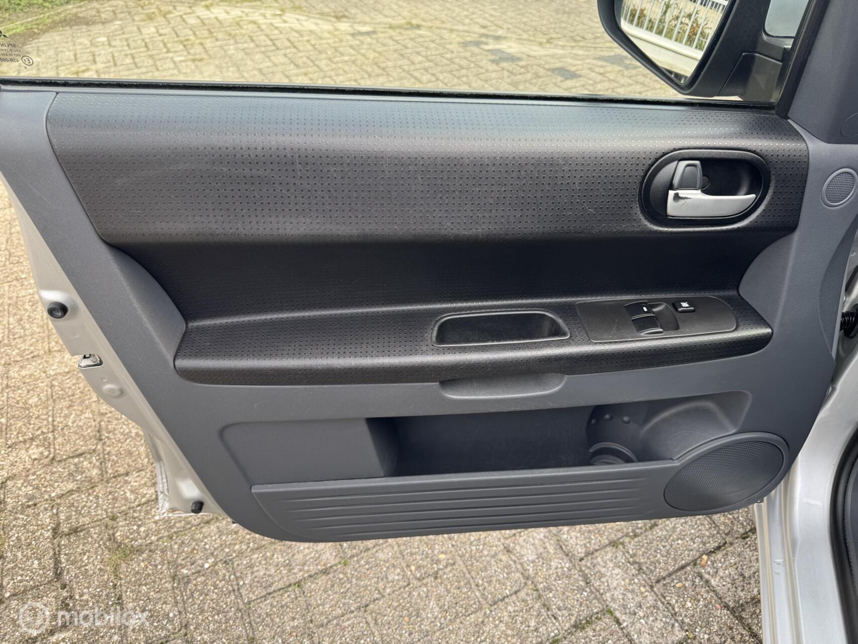 Foto van Mitsubishi Mitsubishi Colt