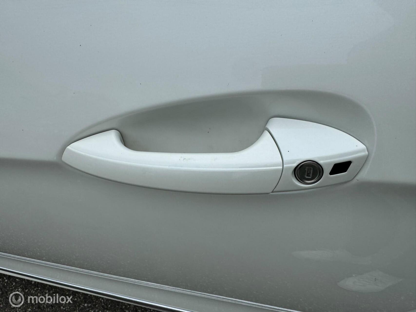 Foto van Mercedes-Benz E 200 Cgi