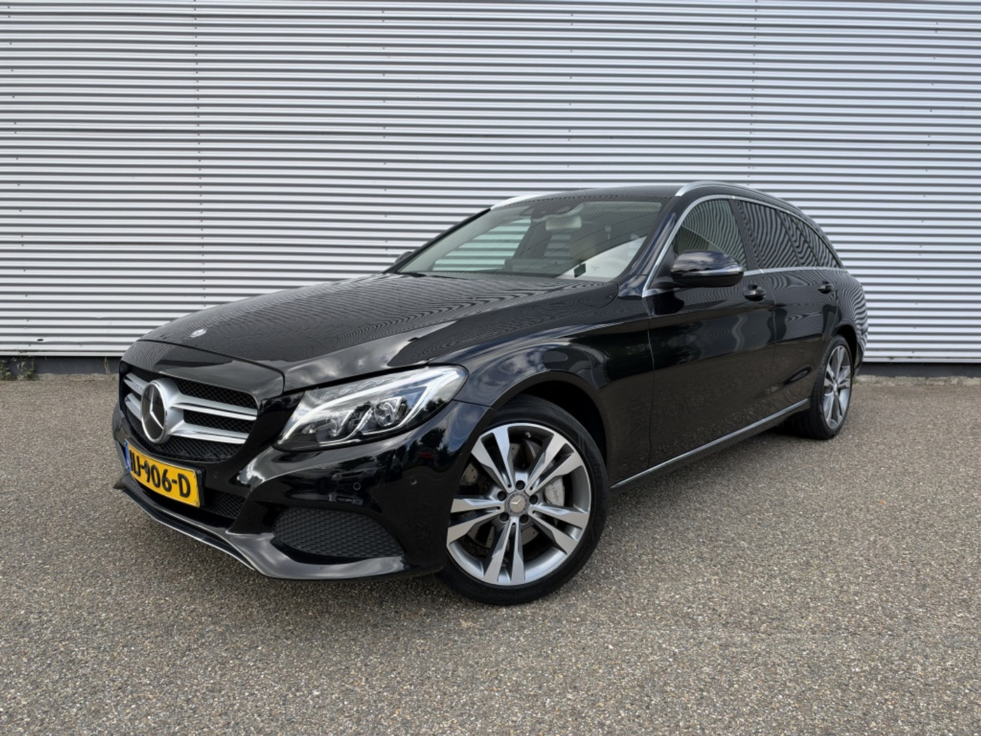 Mercedes-Benz C 350 E 350 e Lease Edition NAP Burmester Leer Keyless ACC Carplay Stoelverwarming 2015 - voorkant