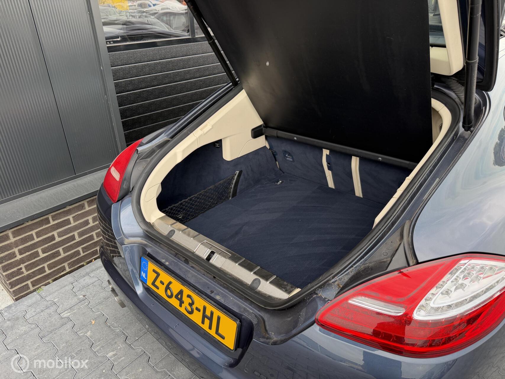 Foto van Porsche Panamera Turbo