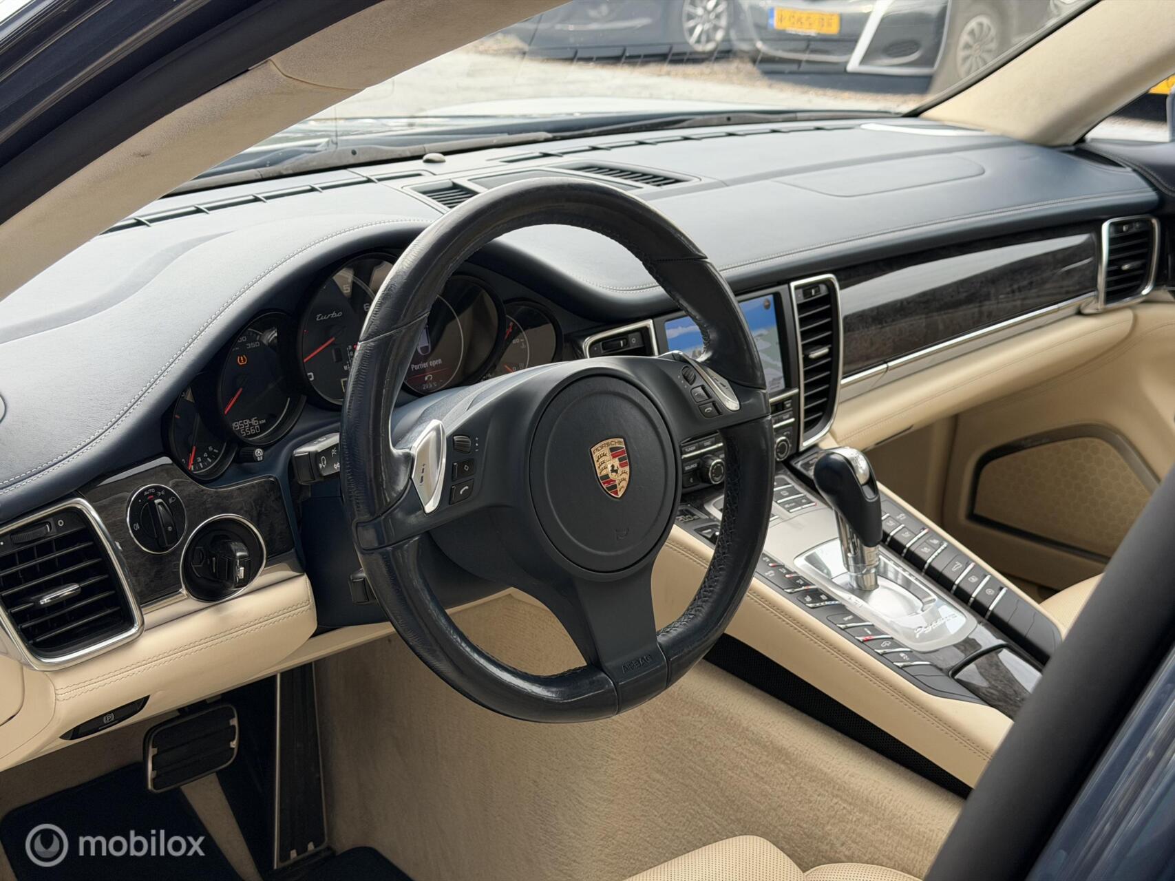 Foto van Porsche Panamera Turbo