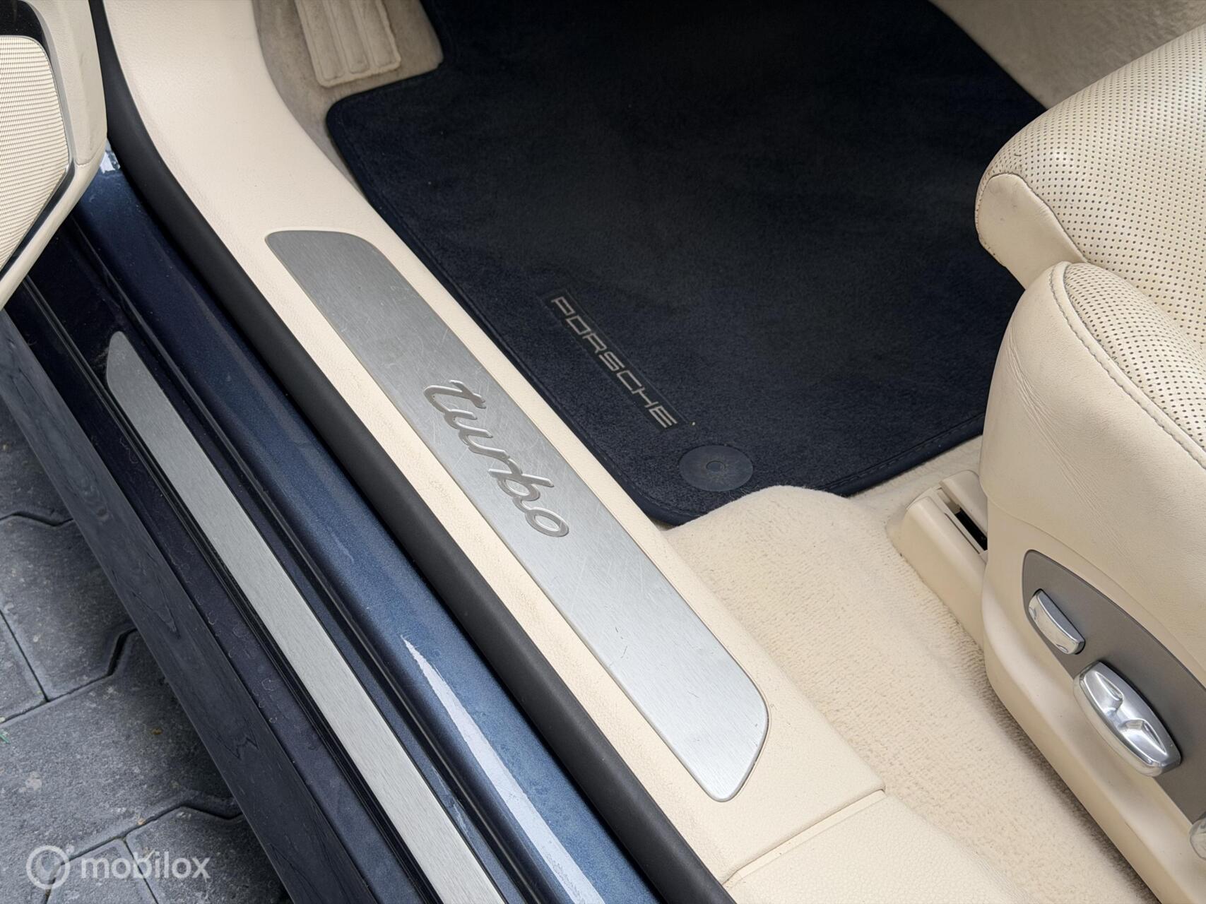 Foto van Porsche Panamera Turbo