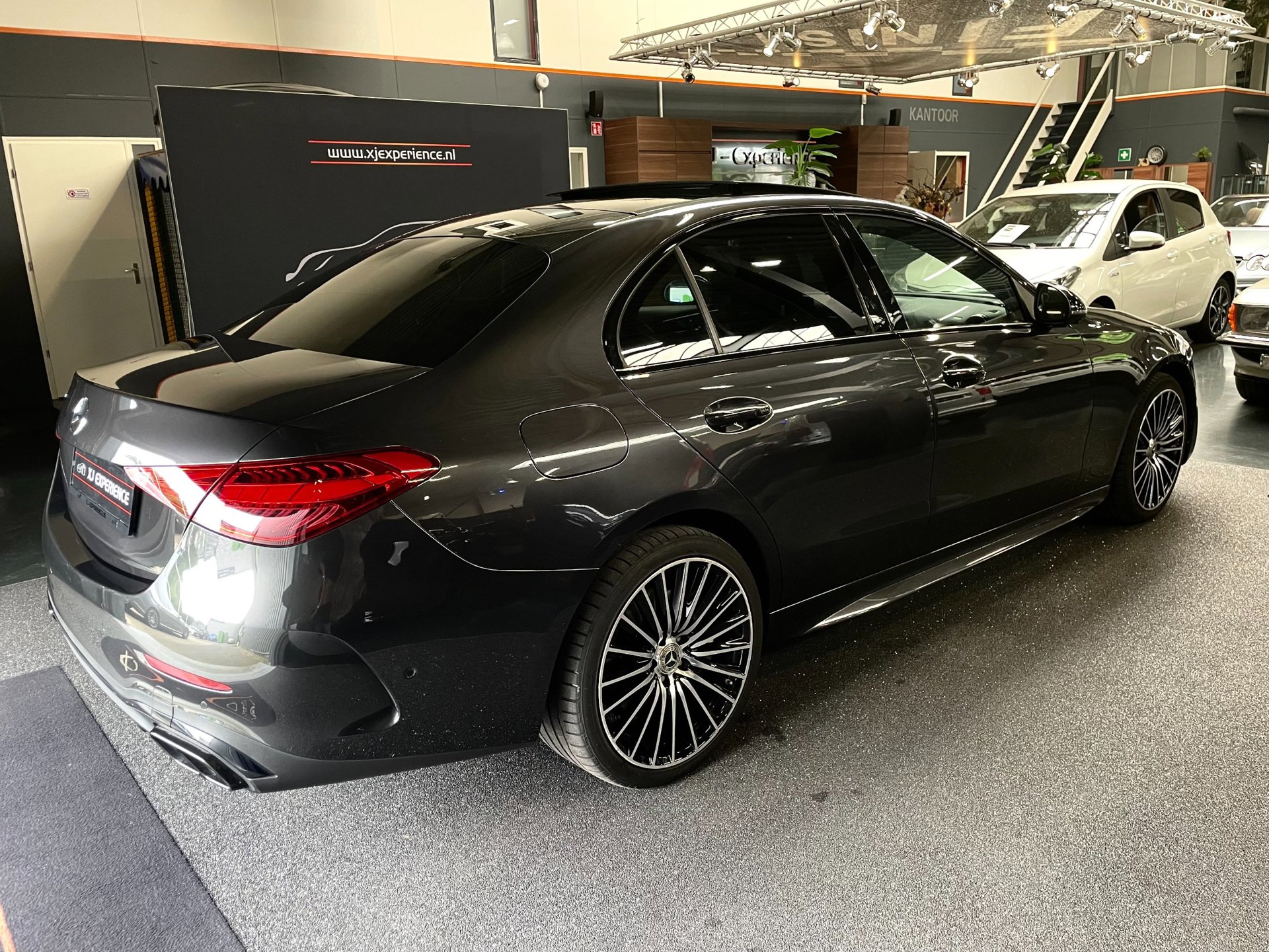 Foto van Mercedes-Benz C 300 E