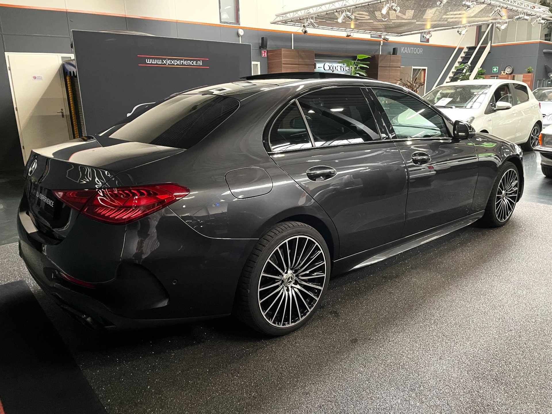 Foto van Mercedes-Benz C 300 E
