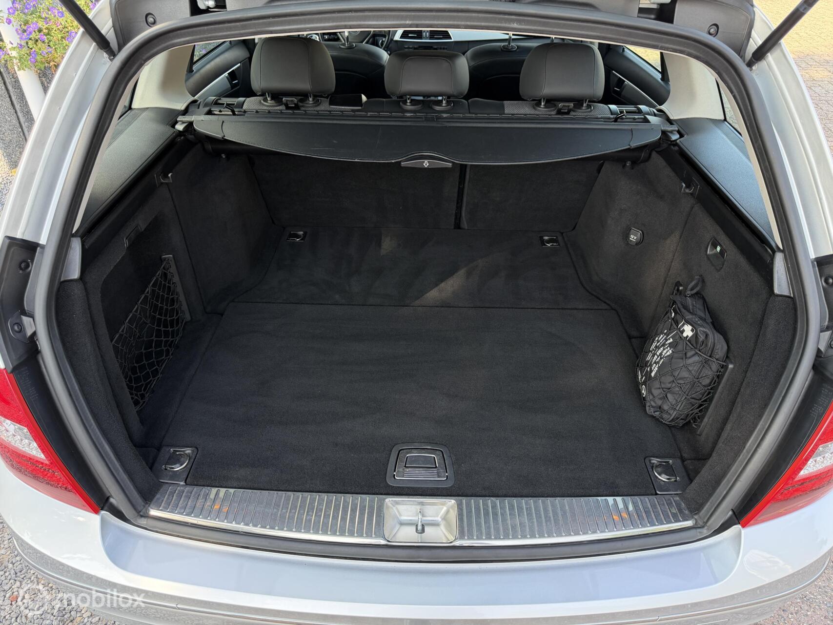 Foto van Mercedes-Benz C 180