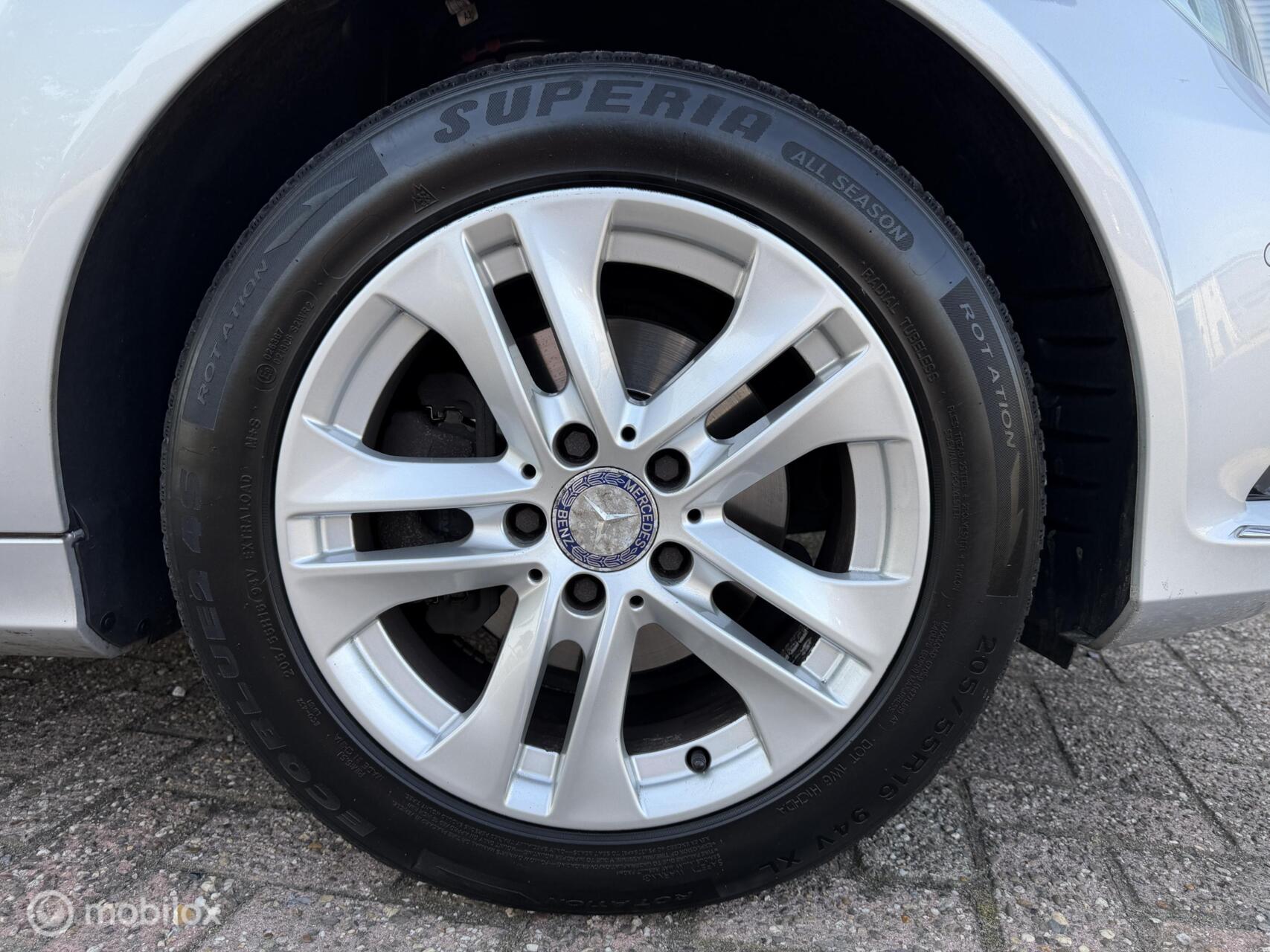 Foto van Mercedes-Benz C 180