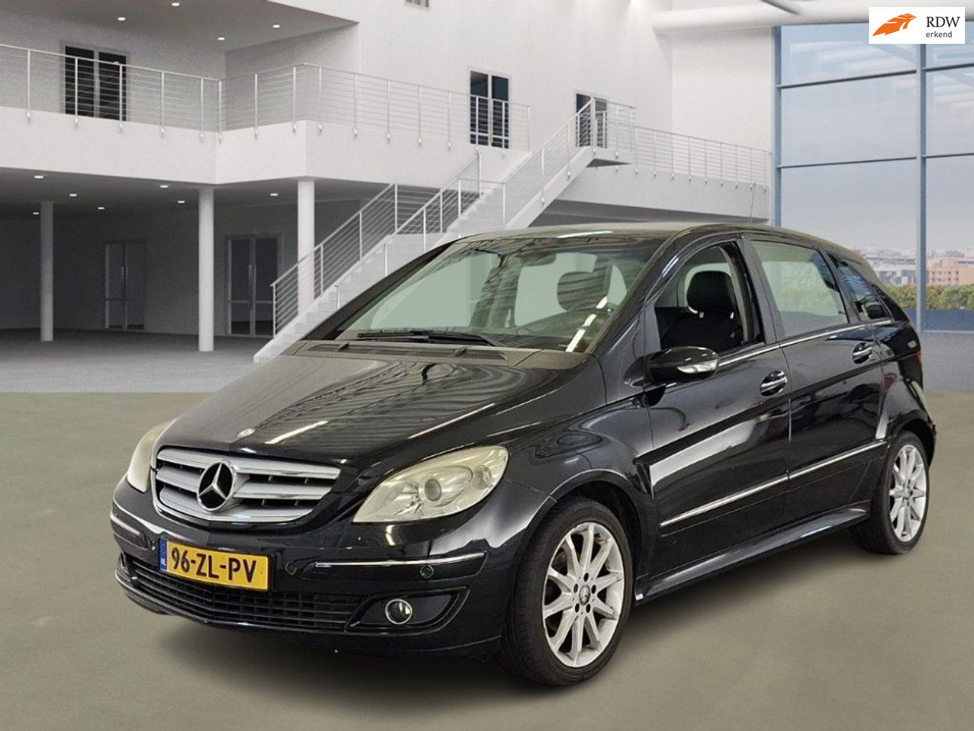 Mercedes-Benz B 170 170 AUTOMAAT PSENSOR LEDER CRUISE TREKHAAK 2 X SLEUTELS 2008 - voorkant