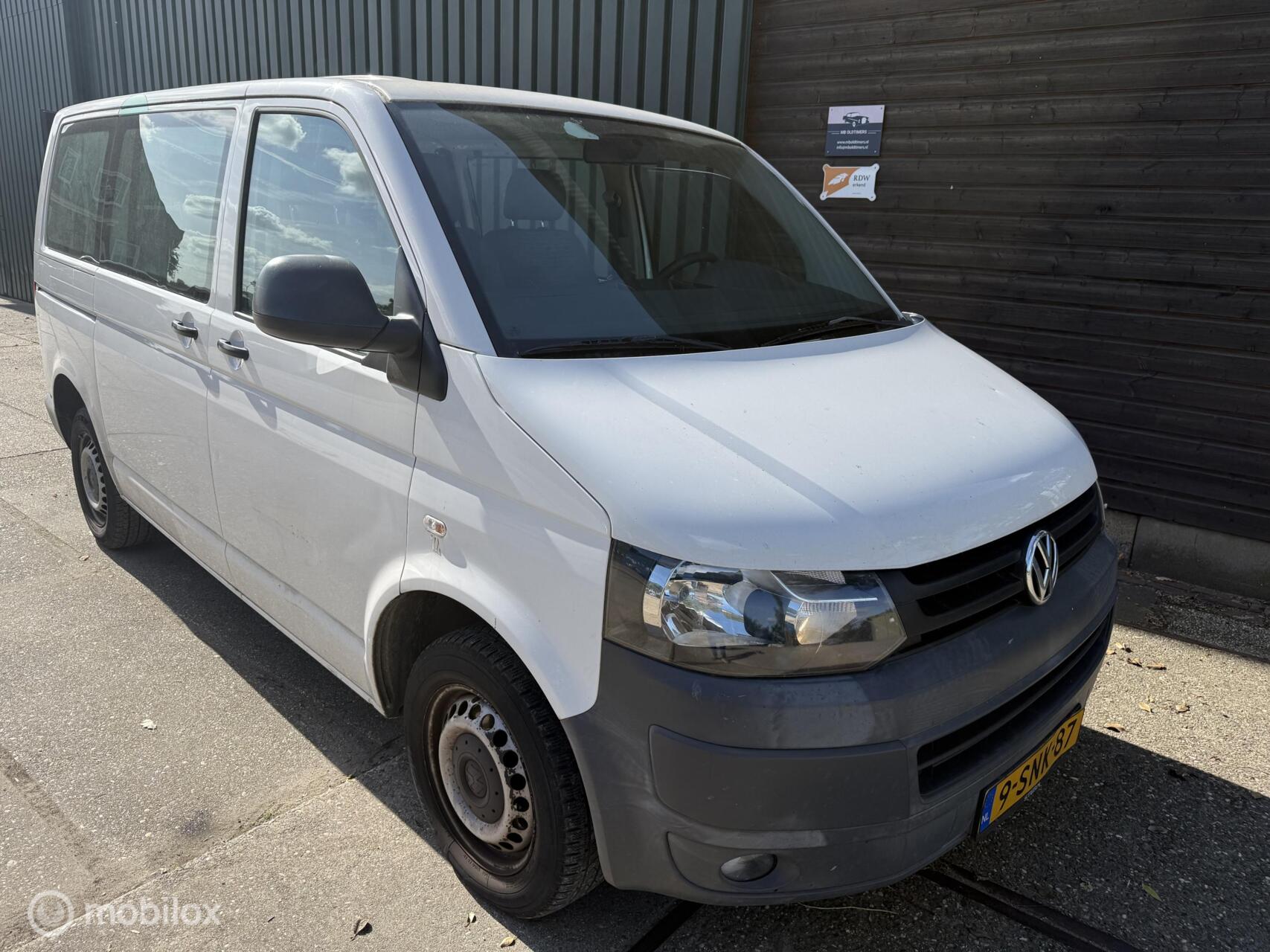 Volkswagen Kombi 2.0 L1H1 Trendline 9Zit 2013 - voorkant