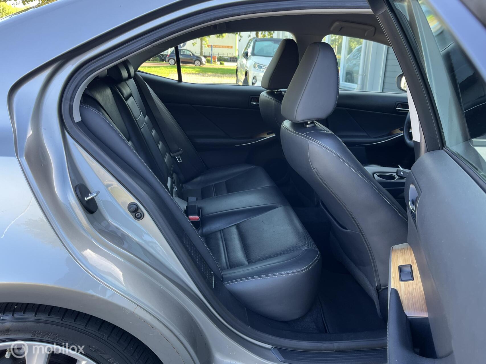 Foto van Lexus Lexus Is300h