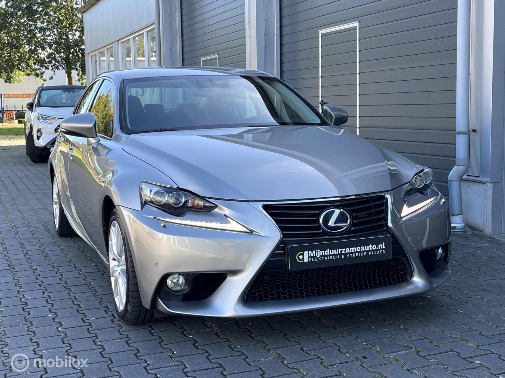 Foto van Lexus Lexus Is300h