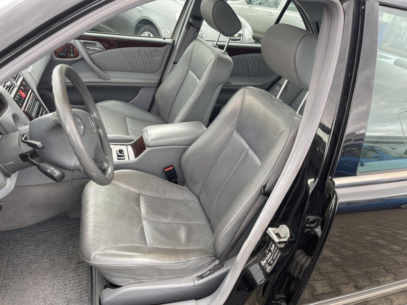 Foto van Mercedes-Benz E 430 4-matic