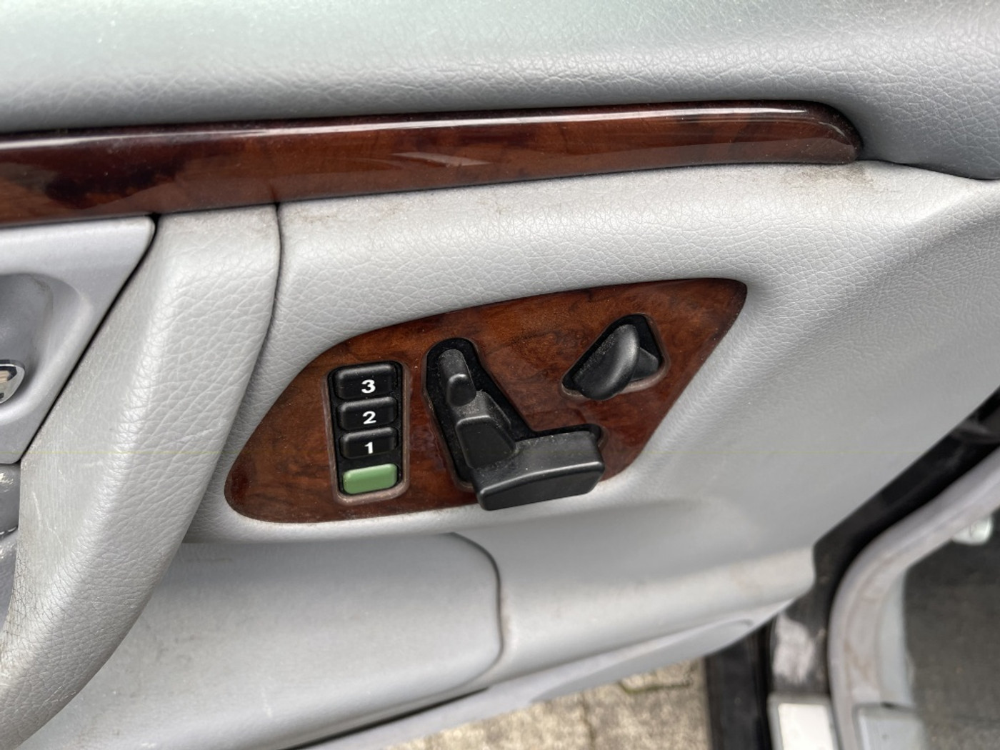 Foto van Mercedes-Benz E 430 4-matic