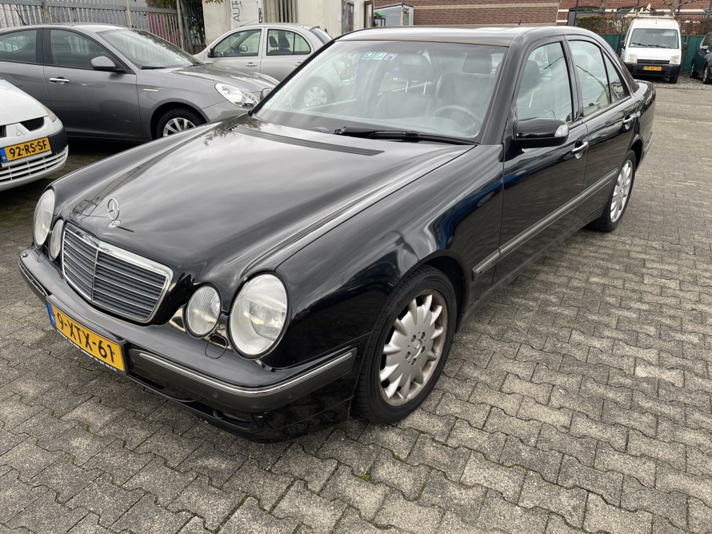 Foto van Mercedes-Benz E 430 4-matic