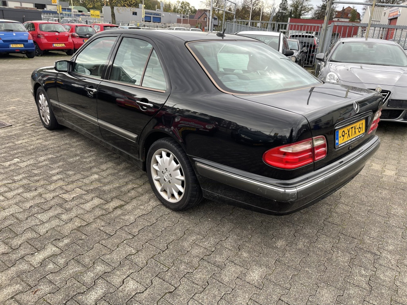Foto van Mercedes-Benz E 430 4-matic