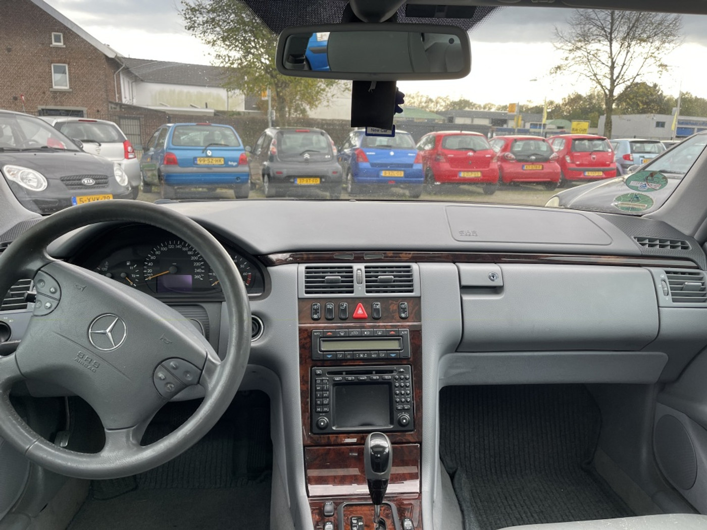 Foto van Mercedes-Benz E 430 4-matic