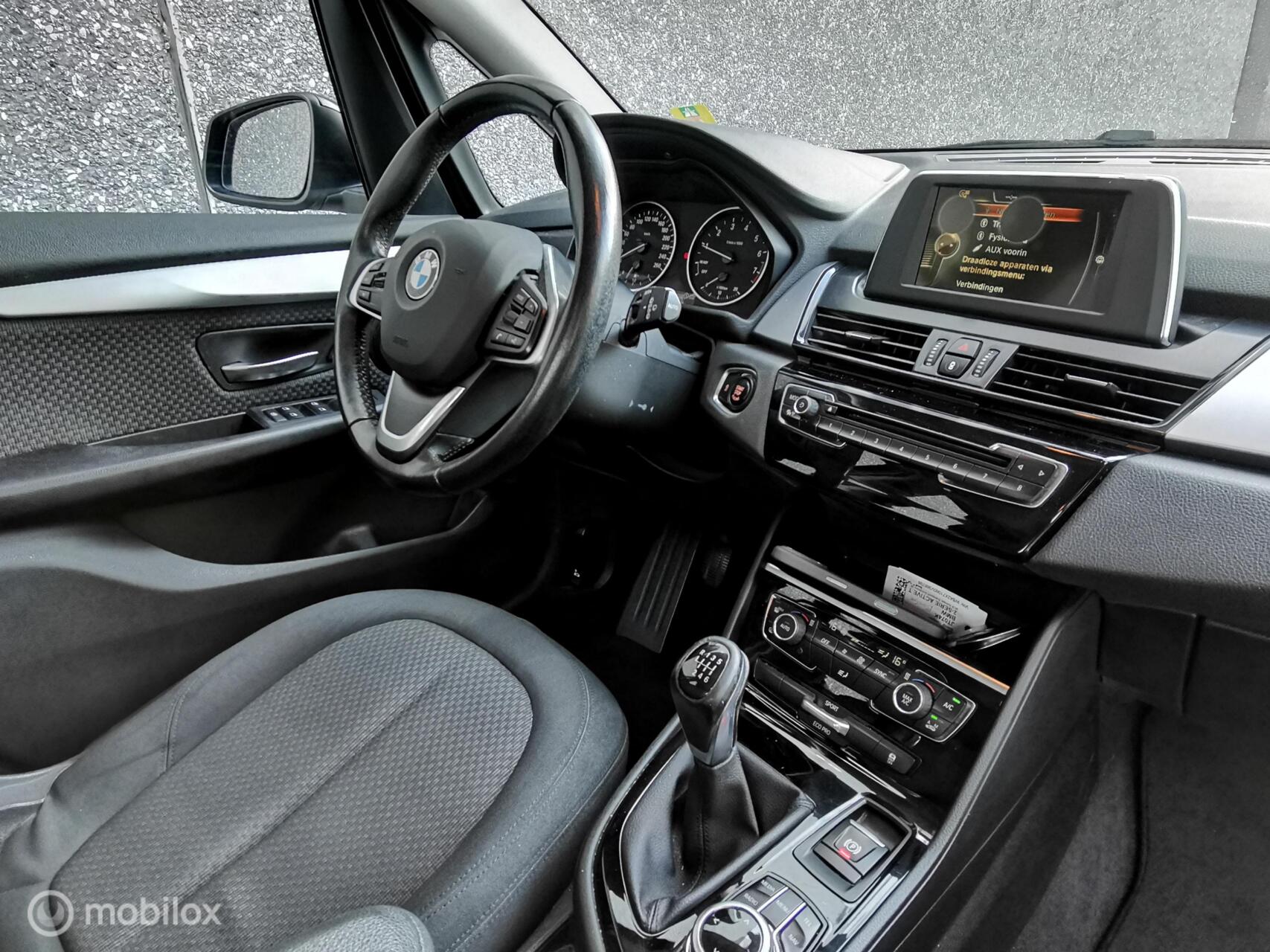 Foto van BMW 216i Active Tourer