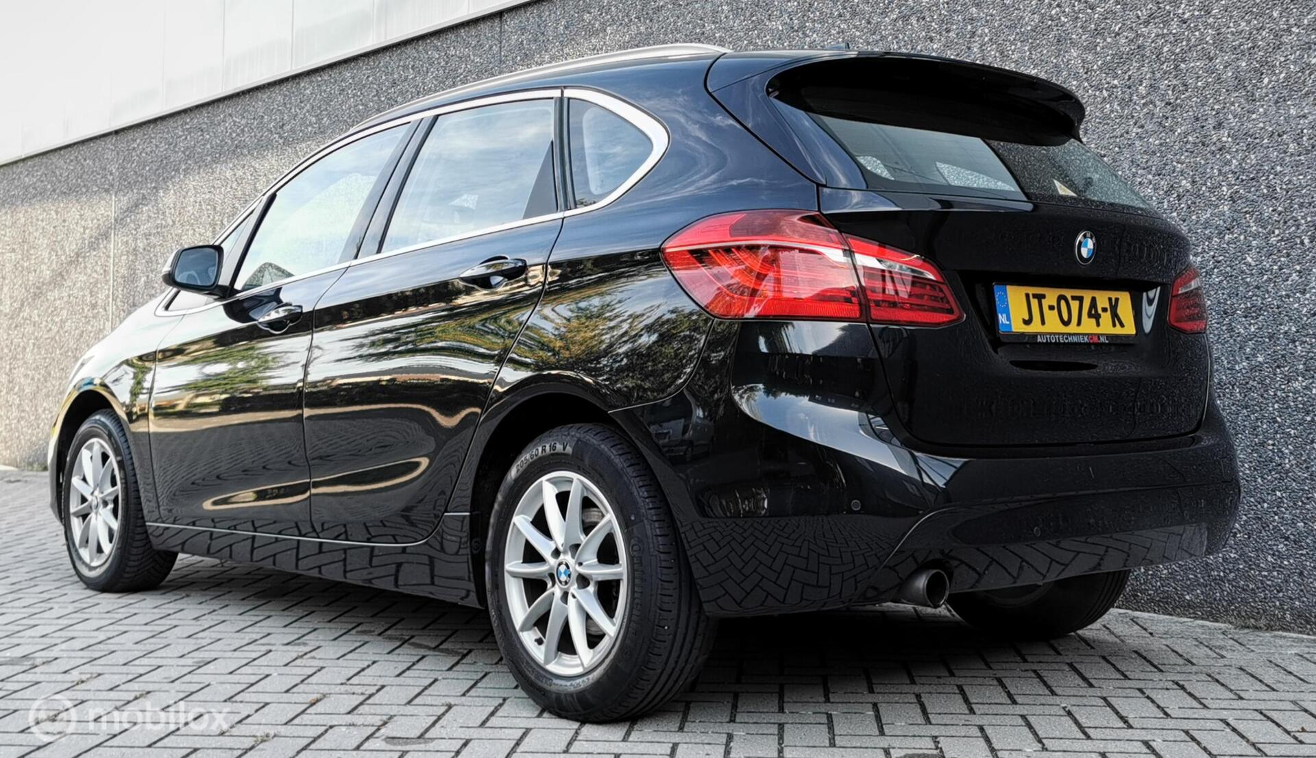 Foto van BMW 216i Active Tourer
