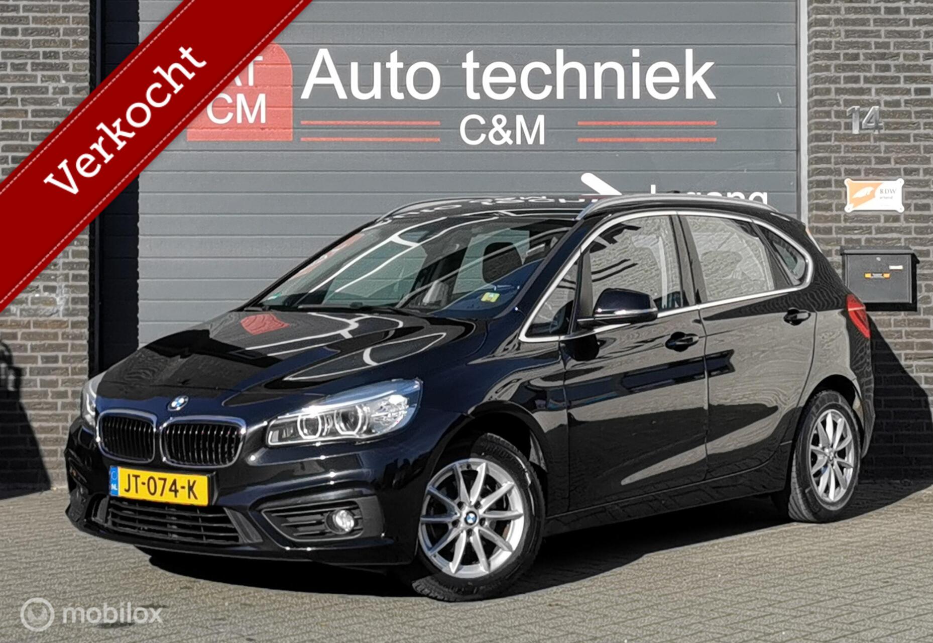 BMW 216i Active Tourer 216i 102PK/NAP/NAVI/LED/PDC/CRUISE 2016 - voorkant