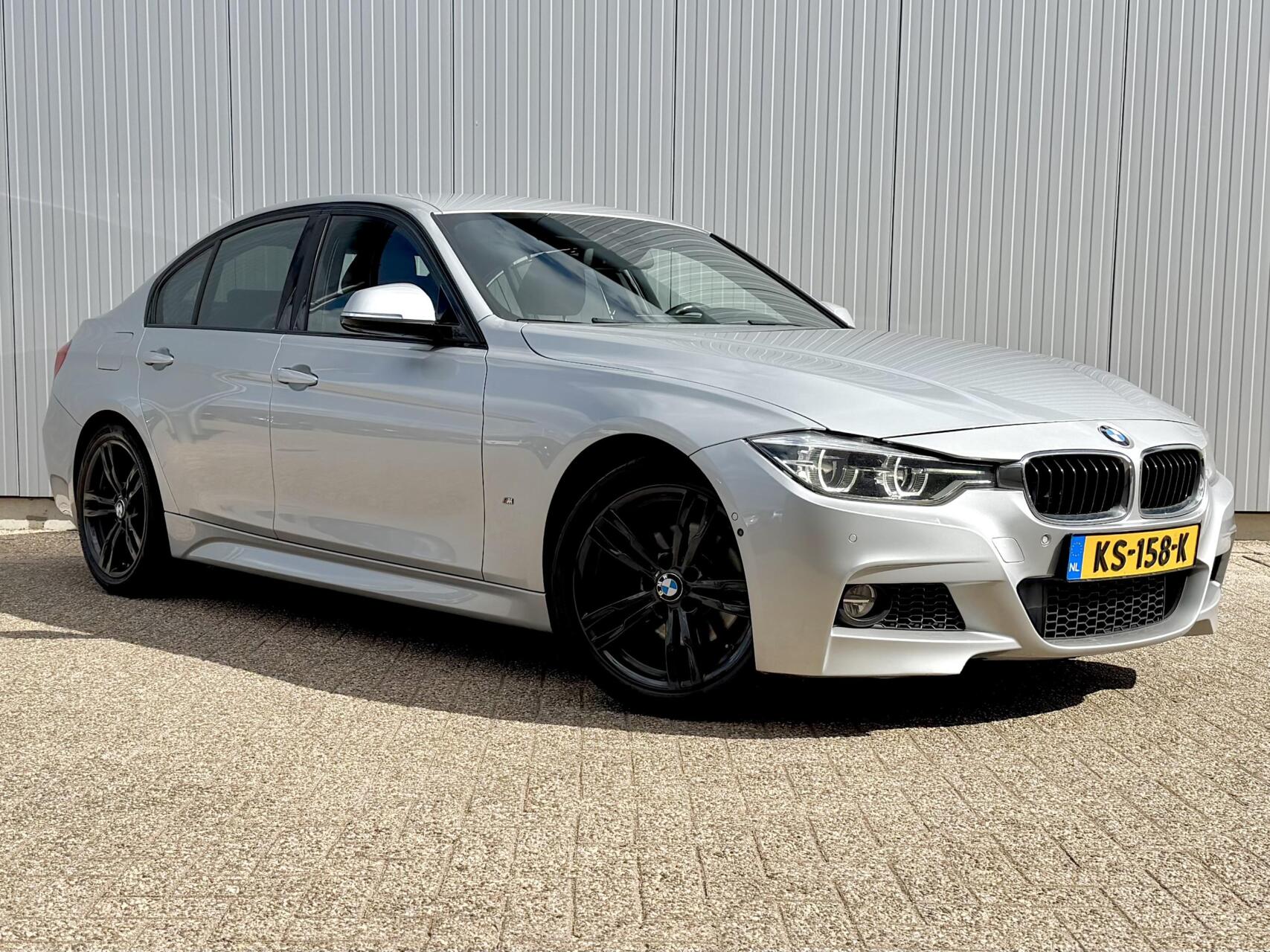 Foto van BMW 330e Iperformance