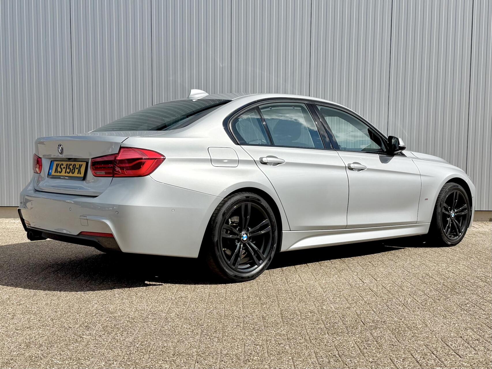 Foto van BMW 330e Iperformance